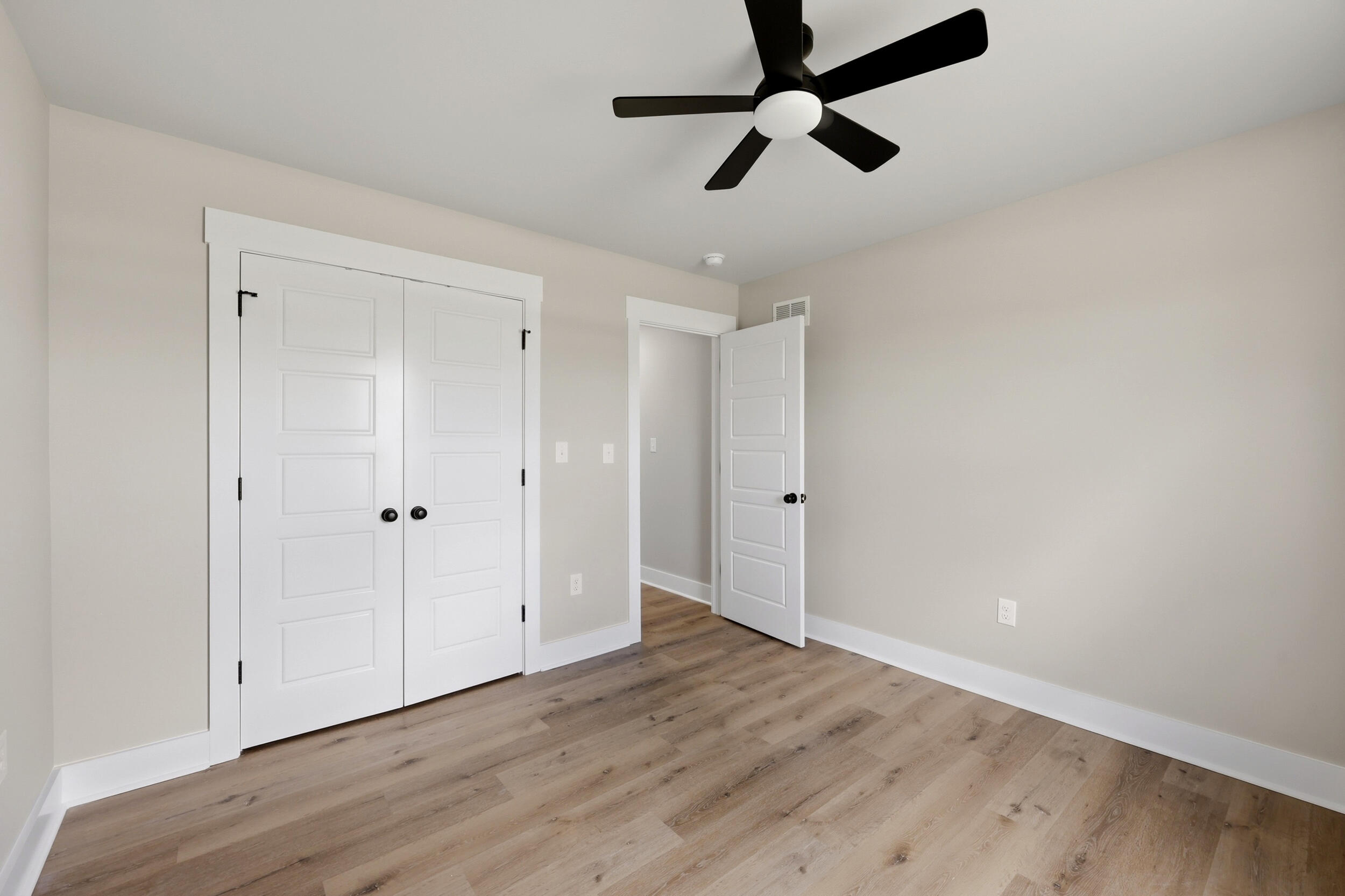 327 Mohegan Trail Property Photo 15