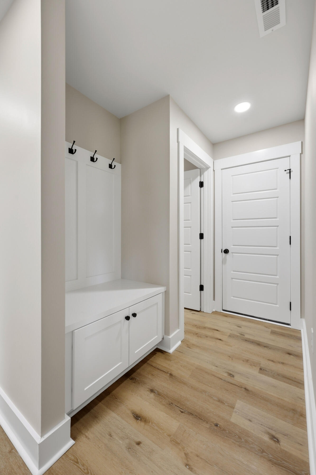 327 Mohegan Trail Property Photo 19