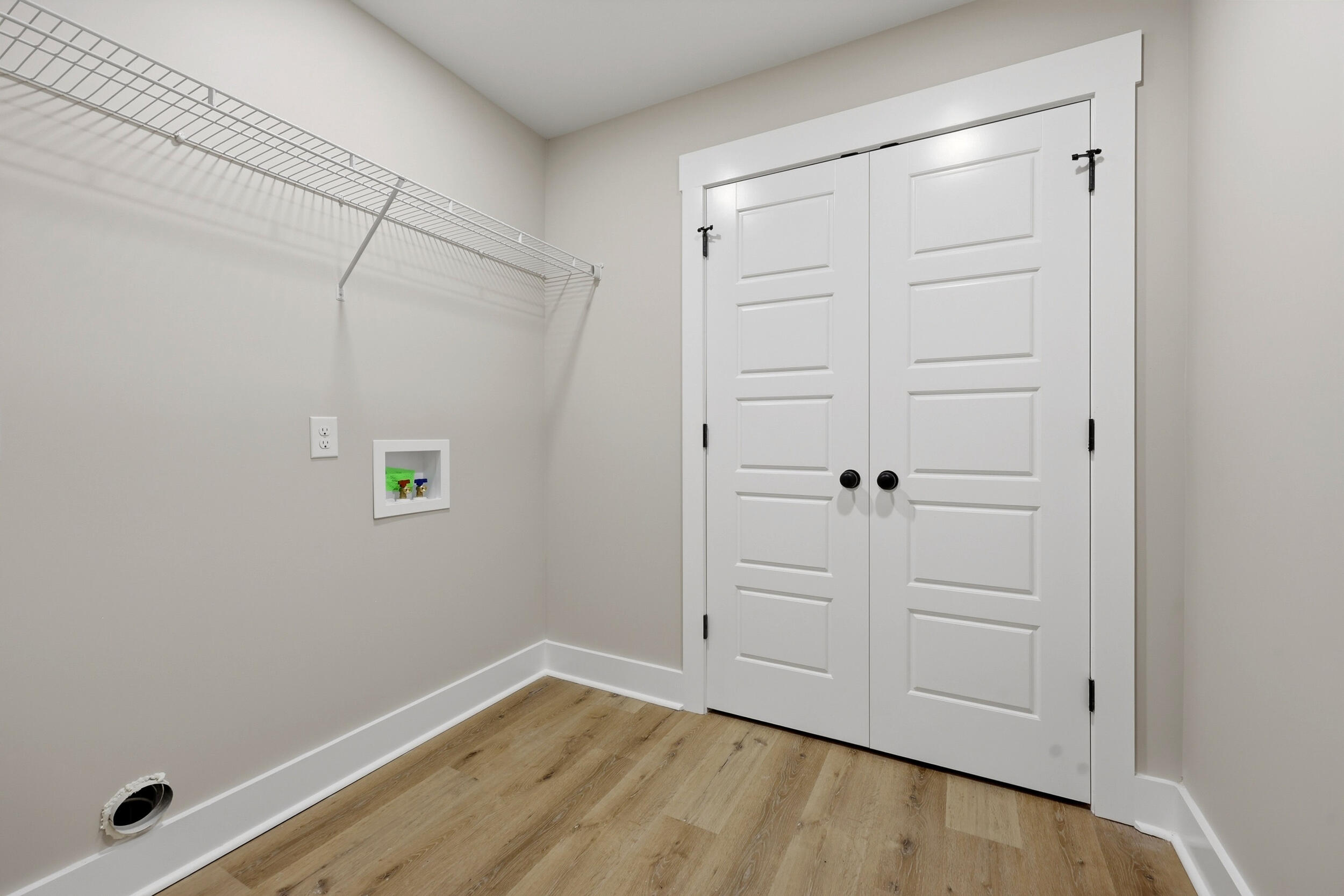 327 Mohegan Trail Property Photo 21