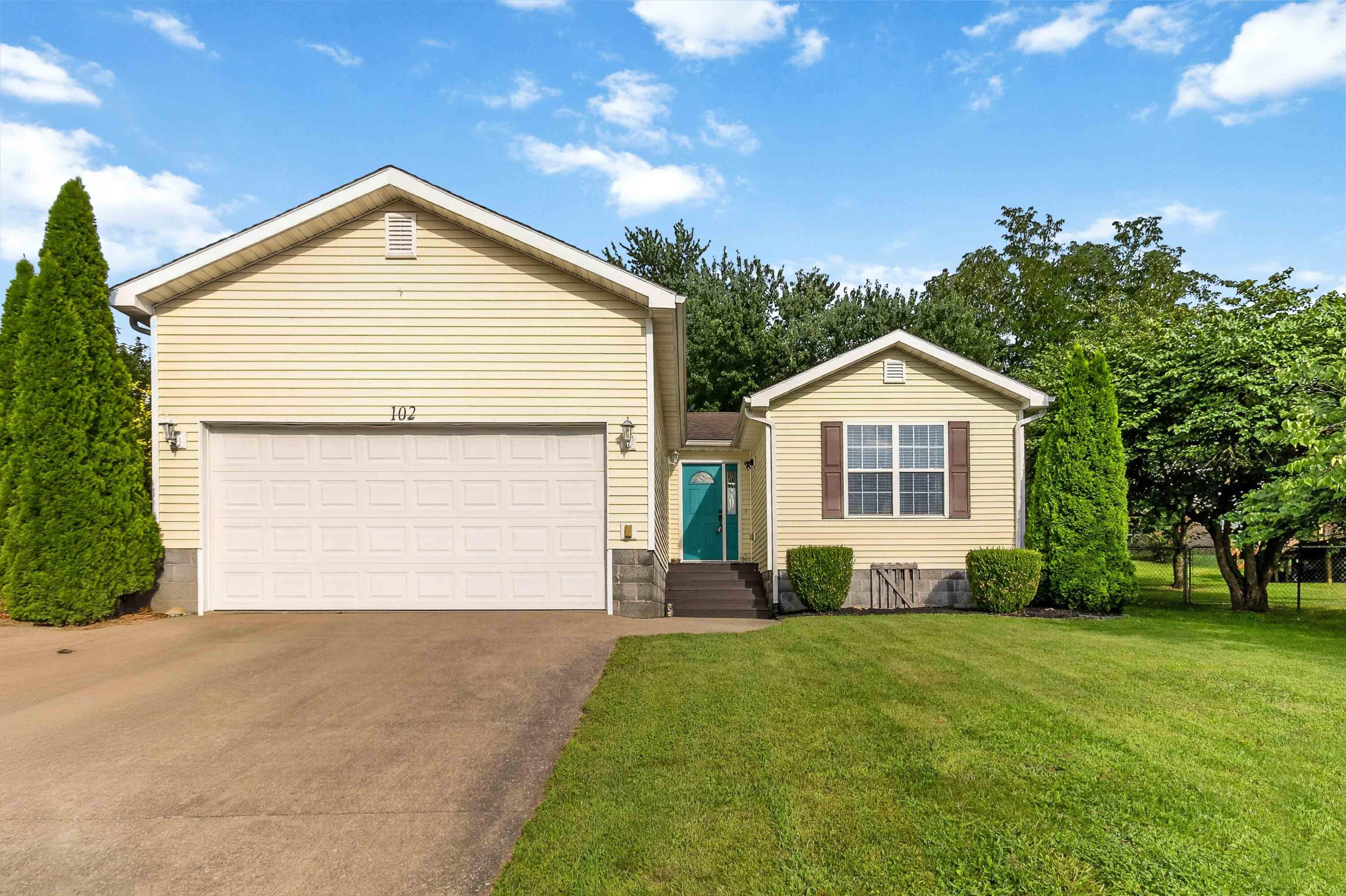 102 Fox Chase Property Photo 3