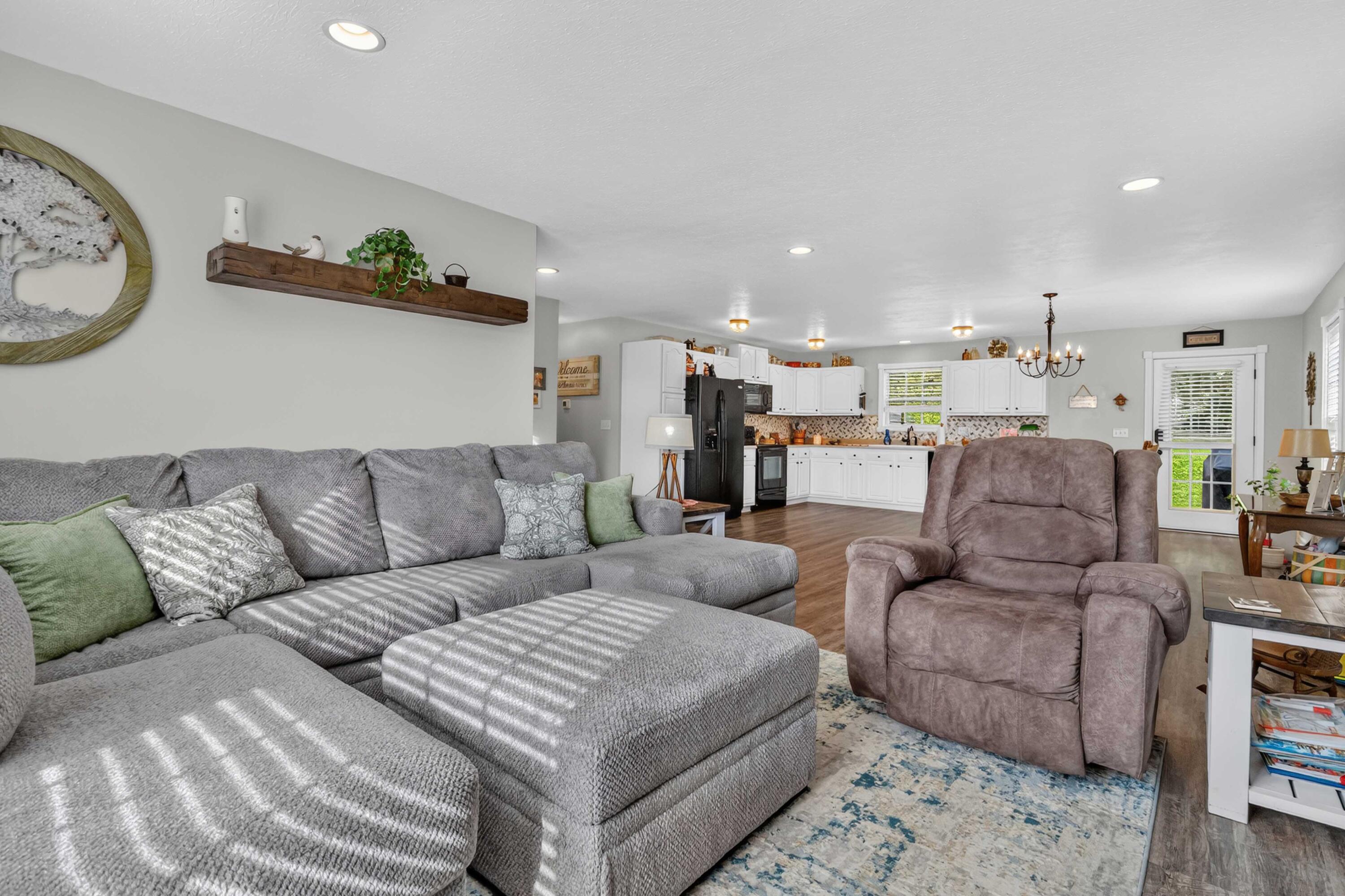 102 Fox Chase Property Photo 7