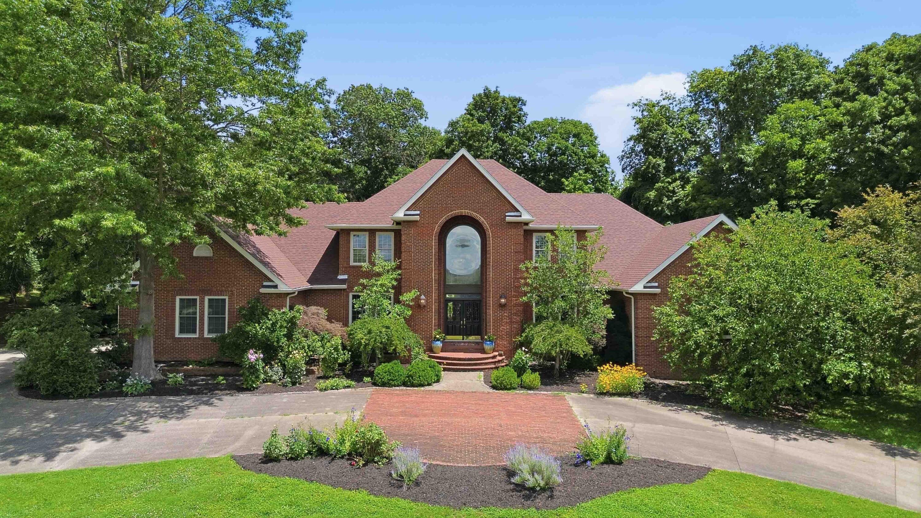 425 Woodside Drive Property Photo 1