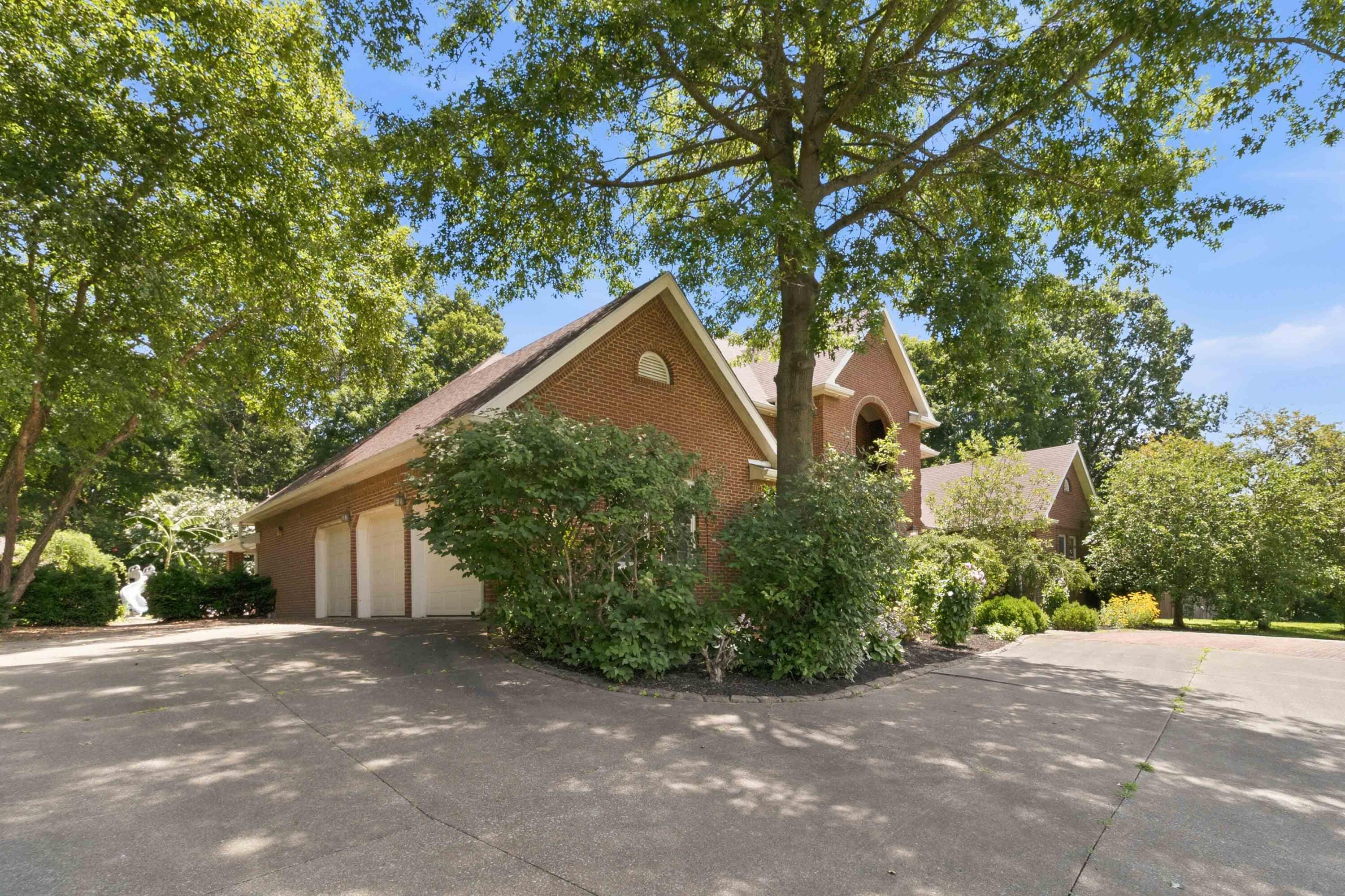 425 Woodside Drive Property Photo 10