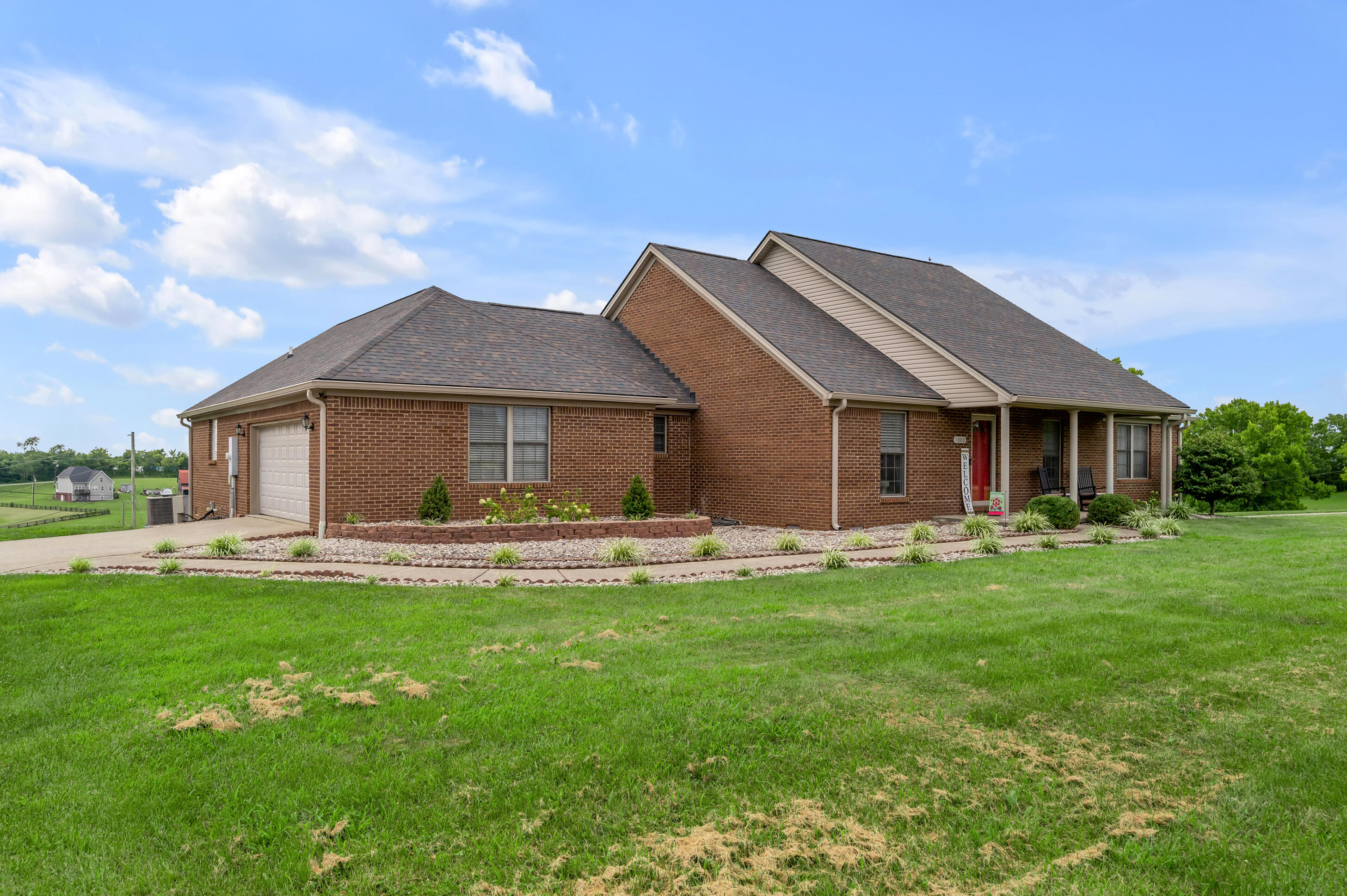 1000 Walnut Grove Circle Property Photo 2