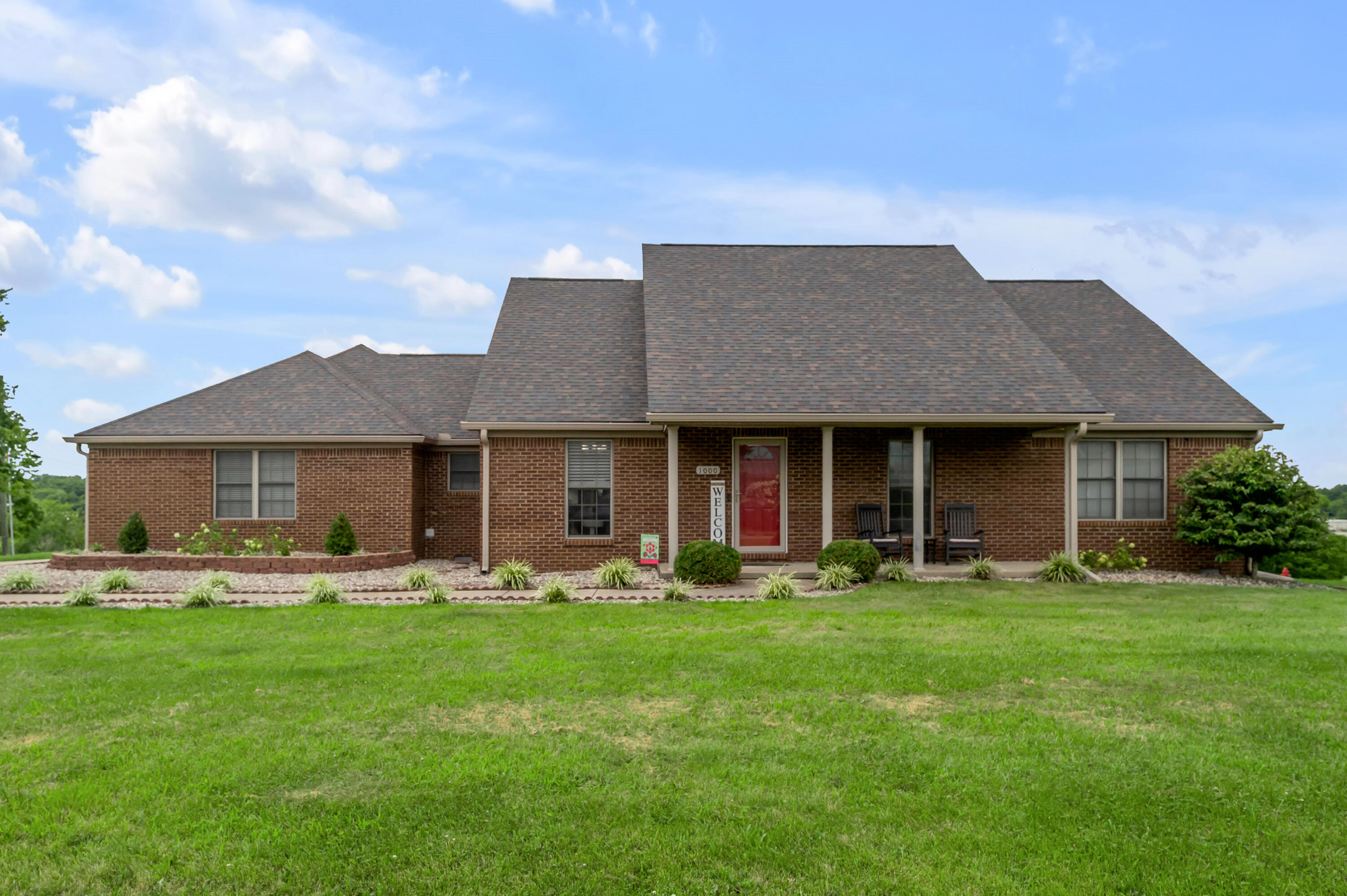 1000 Walnut Grove Circle Property Photo 3