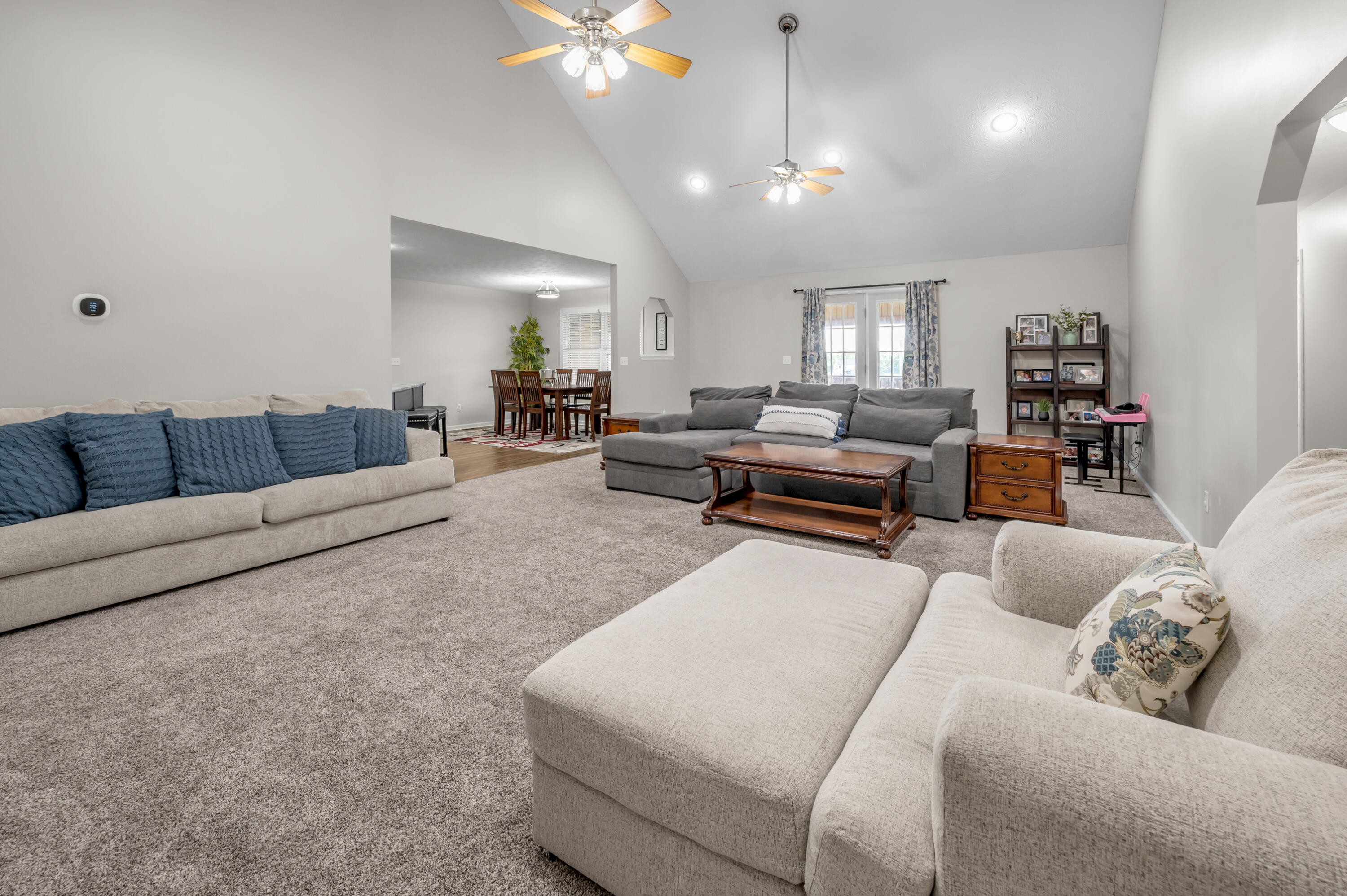 1000 Walnut Grove Circle Property Photo 4