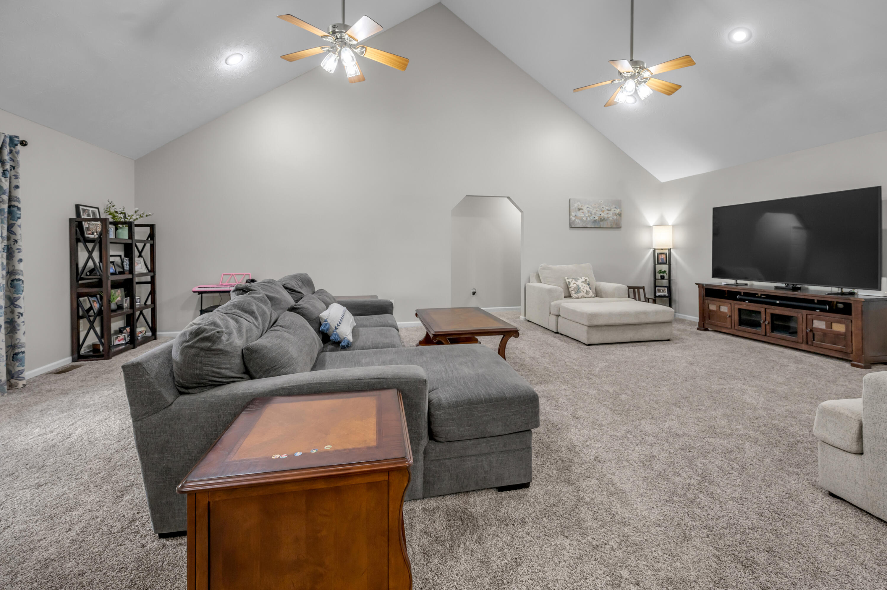 1000 Walnut Grove Circle Property Photo 6