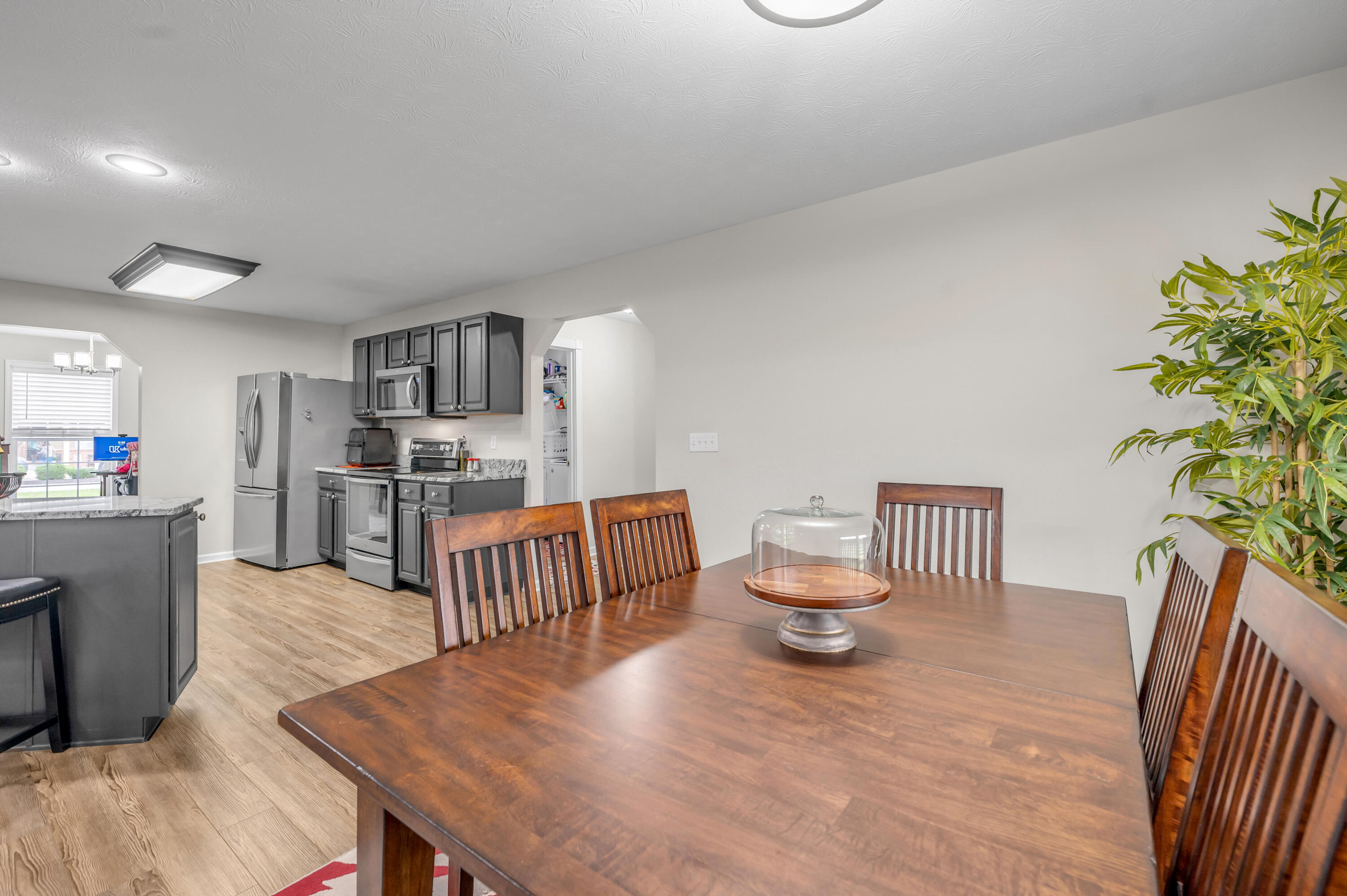 1000 Walnut Grove Circle Property Photo 14