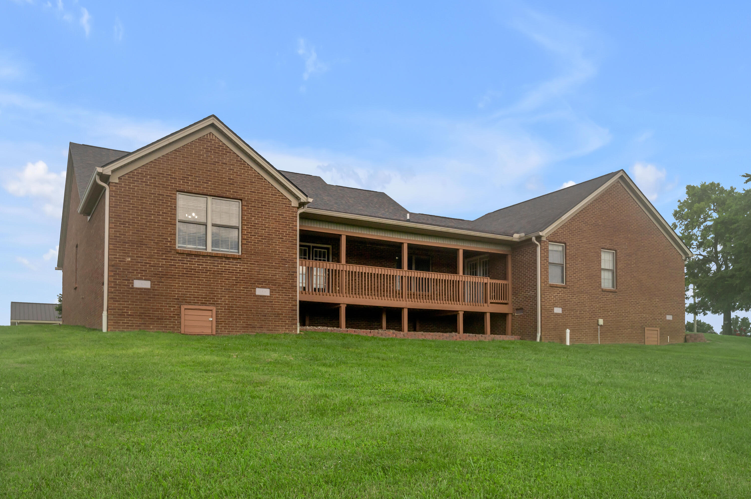 1000 Walnut Grove Circle Property Photo 41