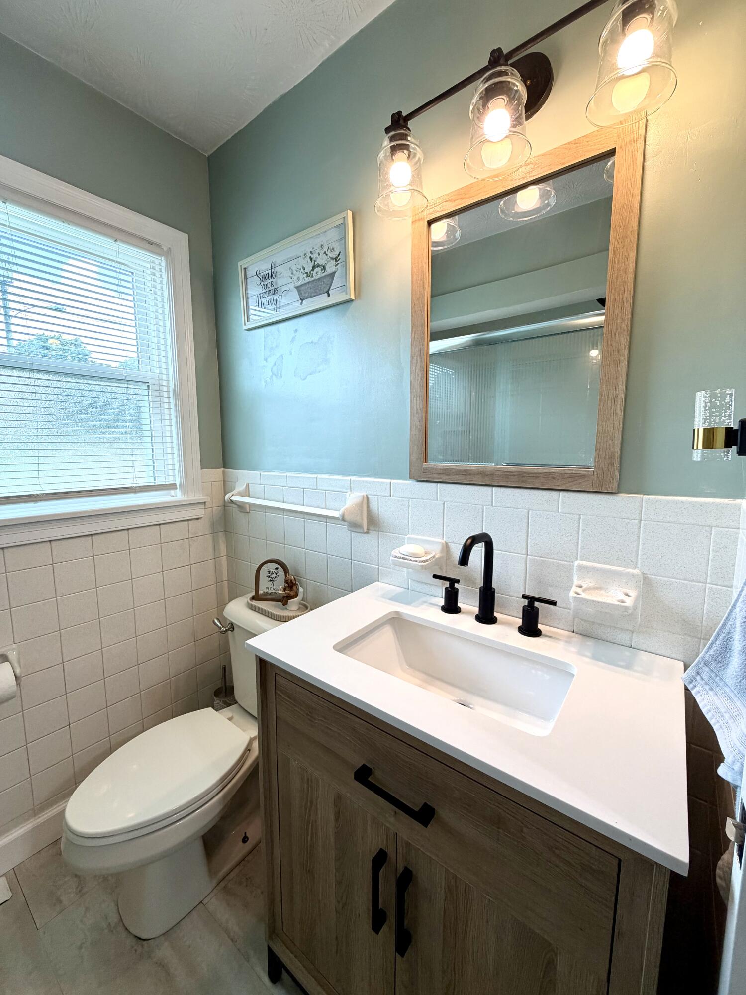 404 College Manor Property Photo 13