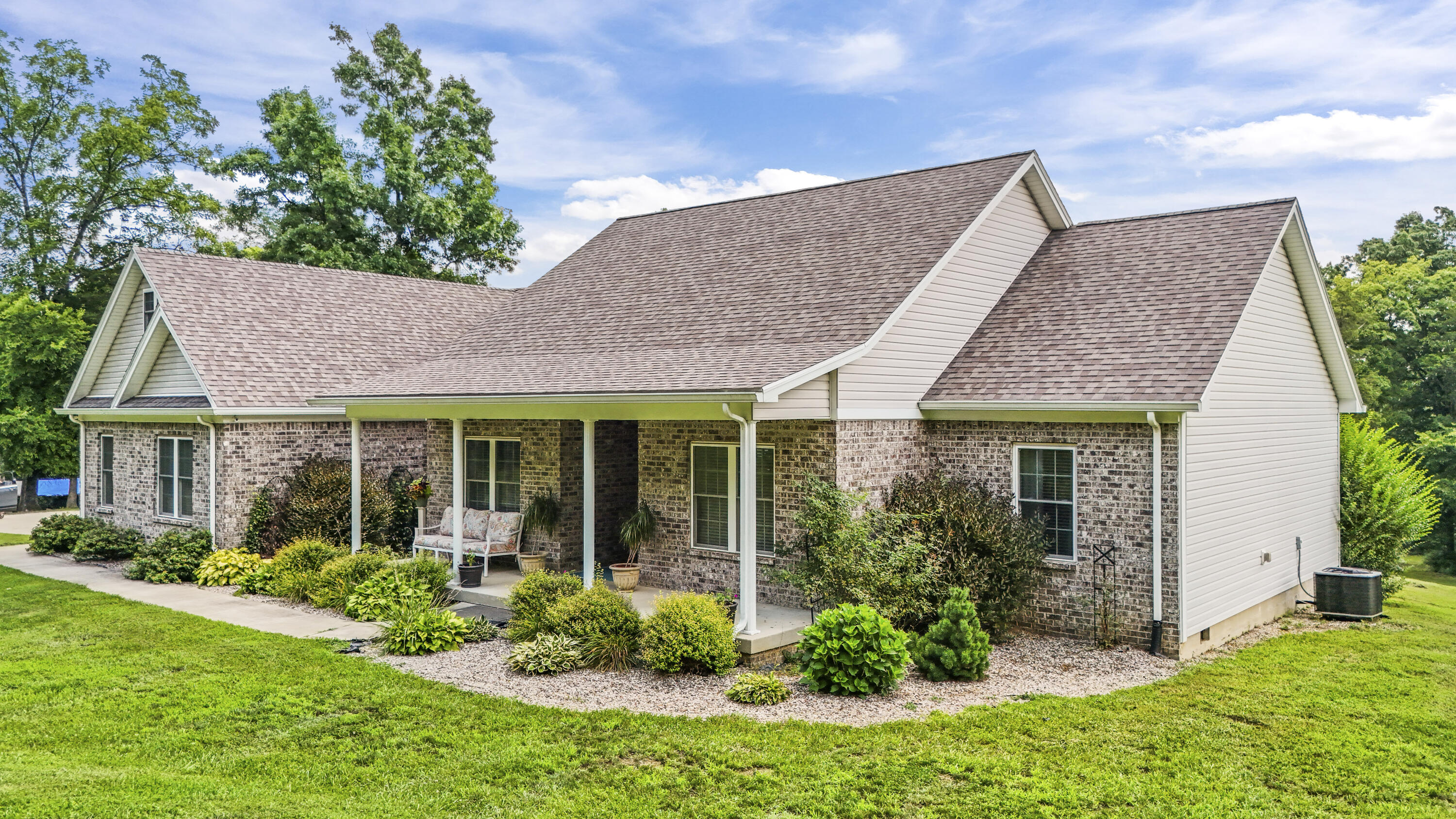 1280 Hanley Lane Property Photo 3