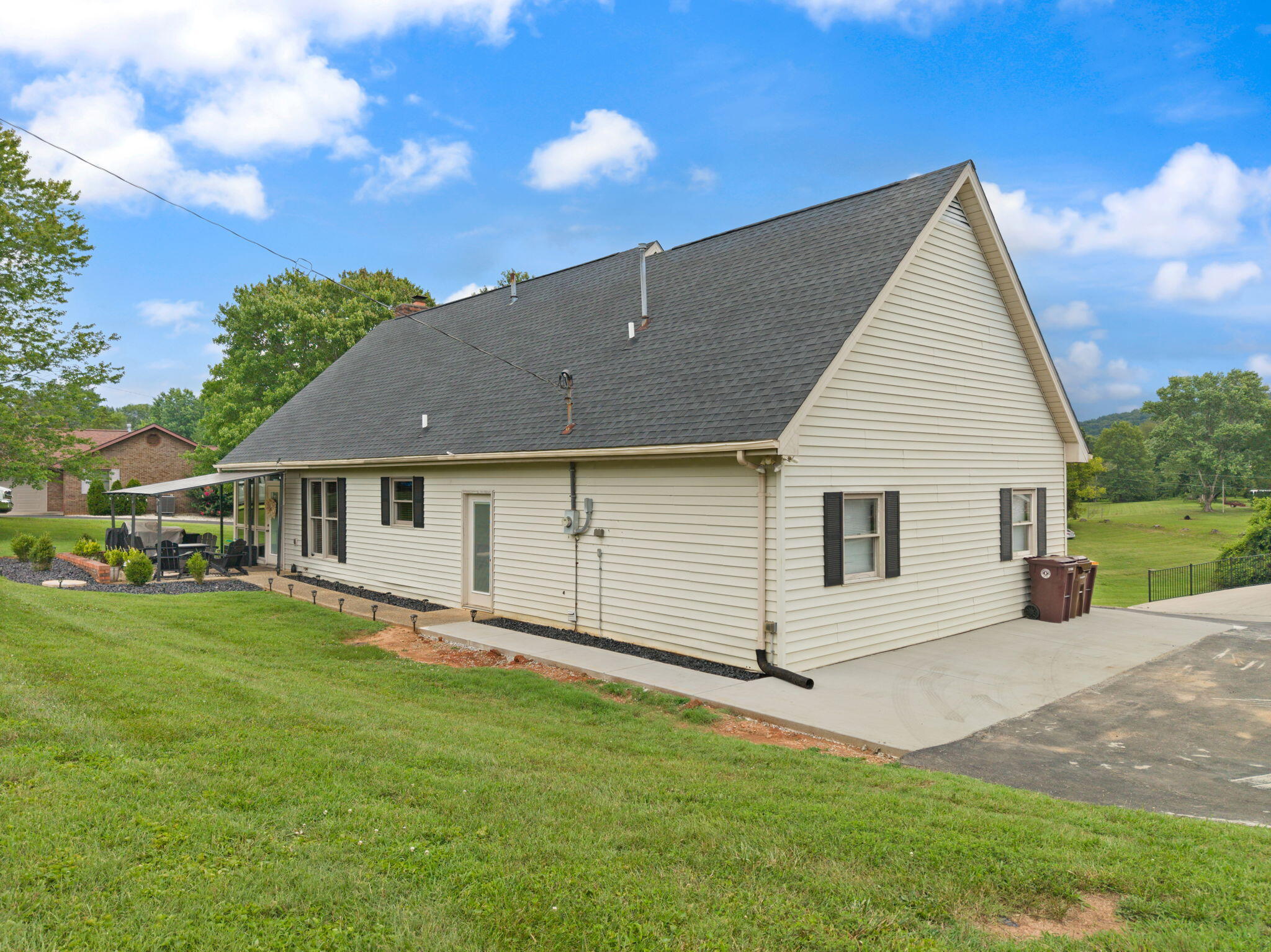111 S Maplewood Drive Property Photo 11
