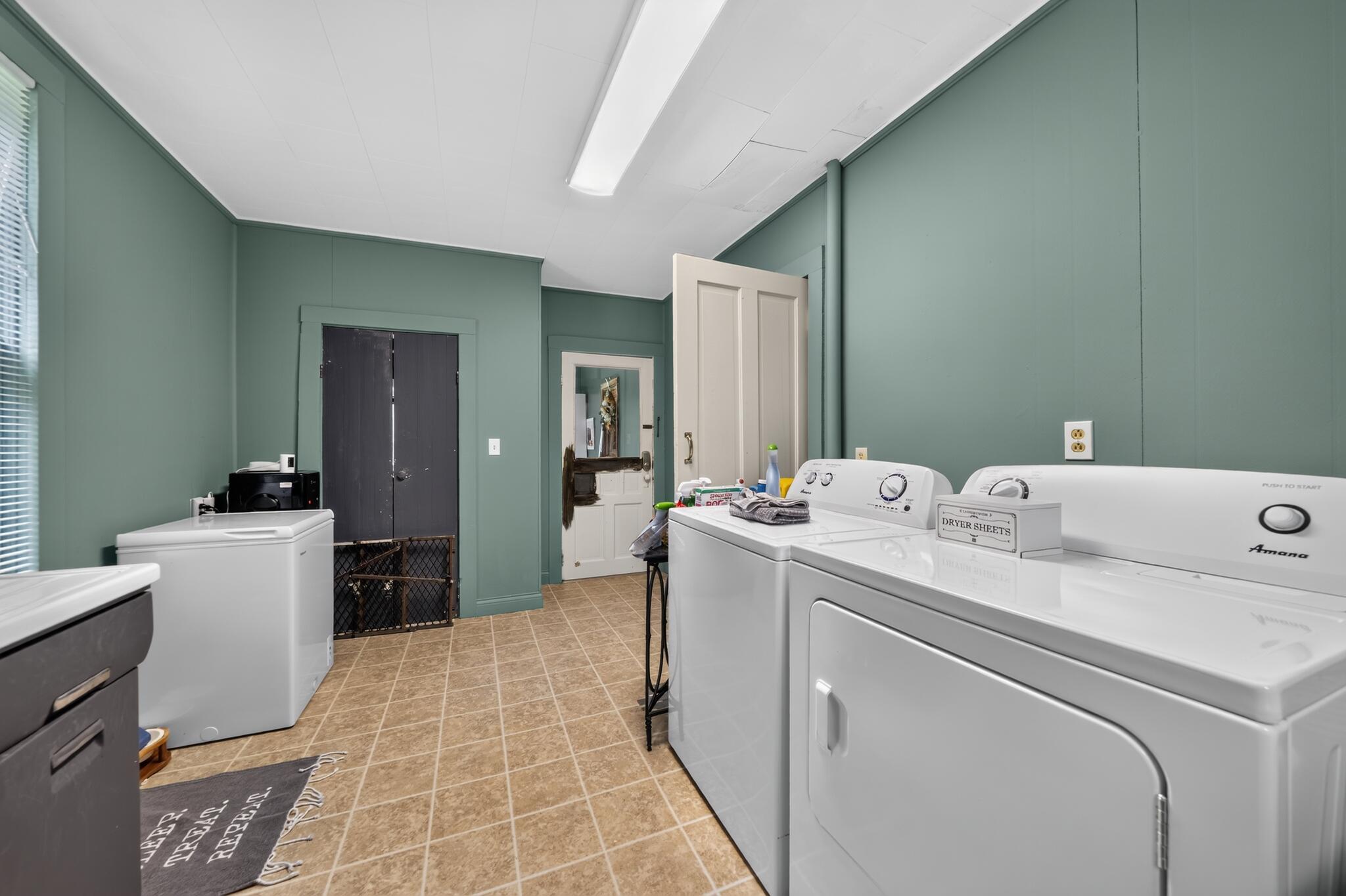 425 Main Street Property Photo 18