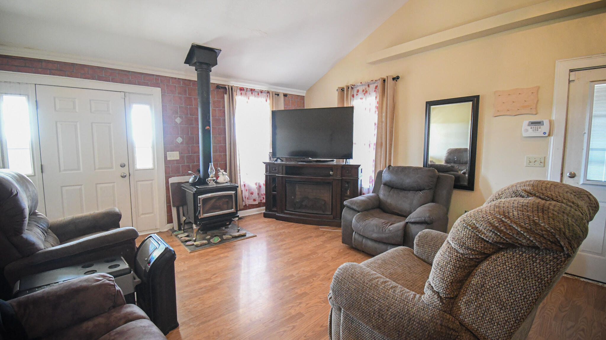 2010 Grapevine Road Property Photo 23