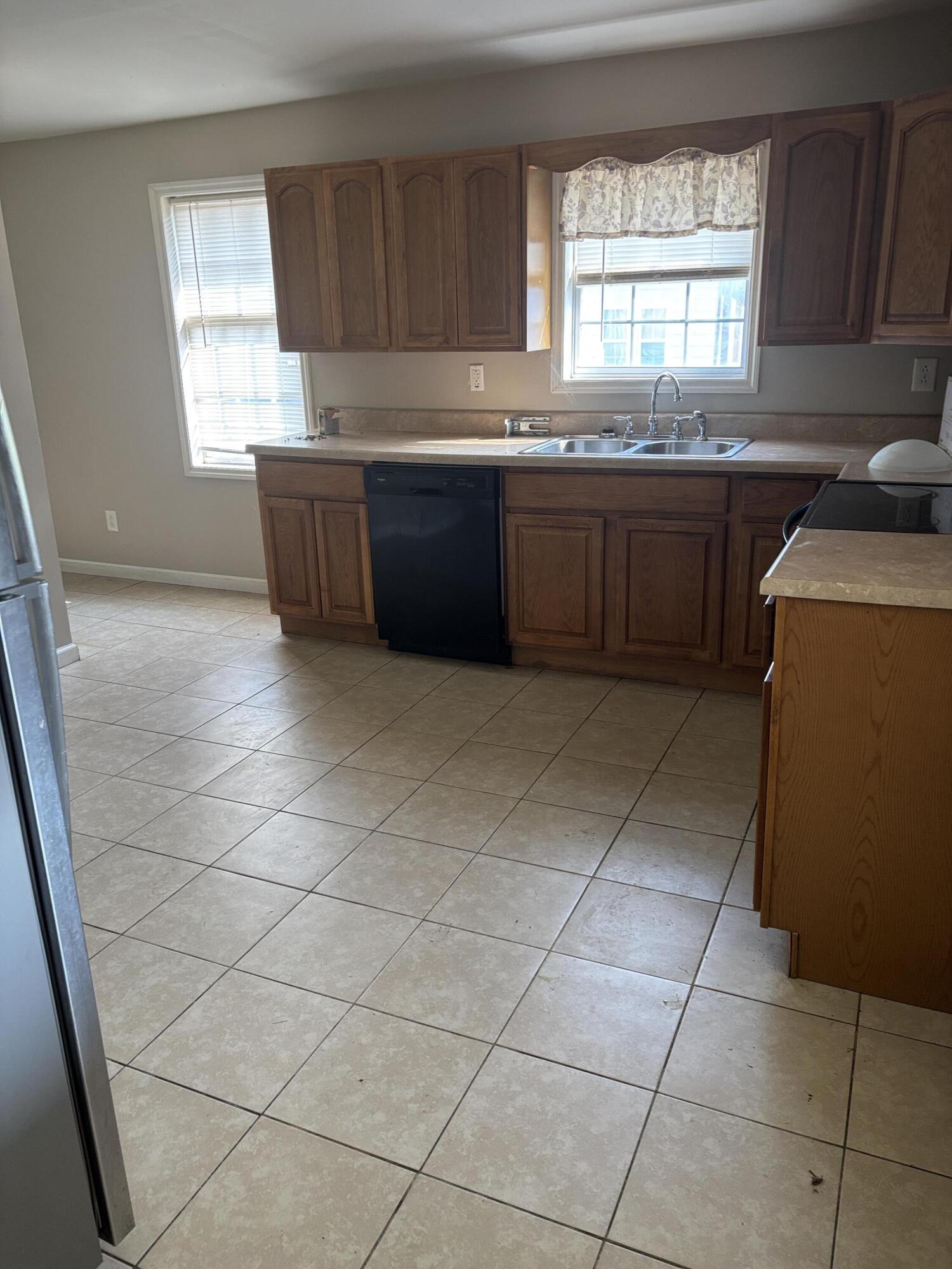 306 3rd Street Property Photo 5