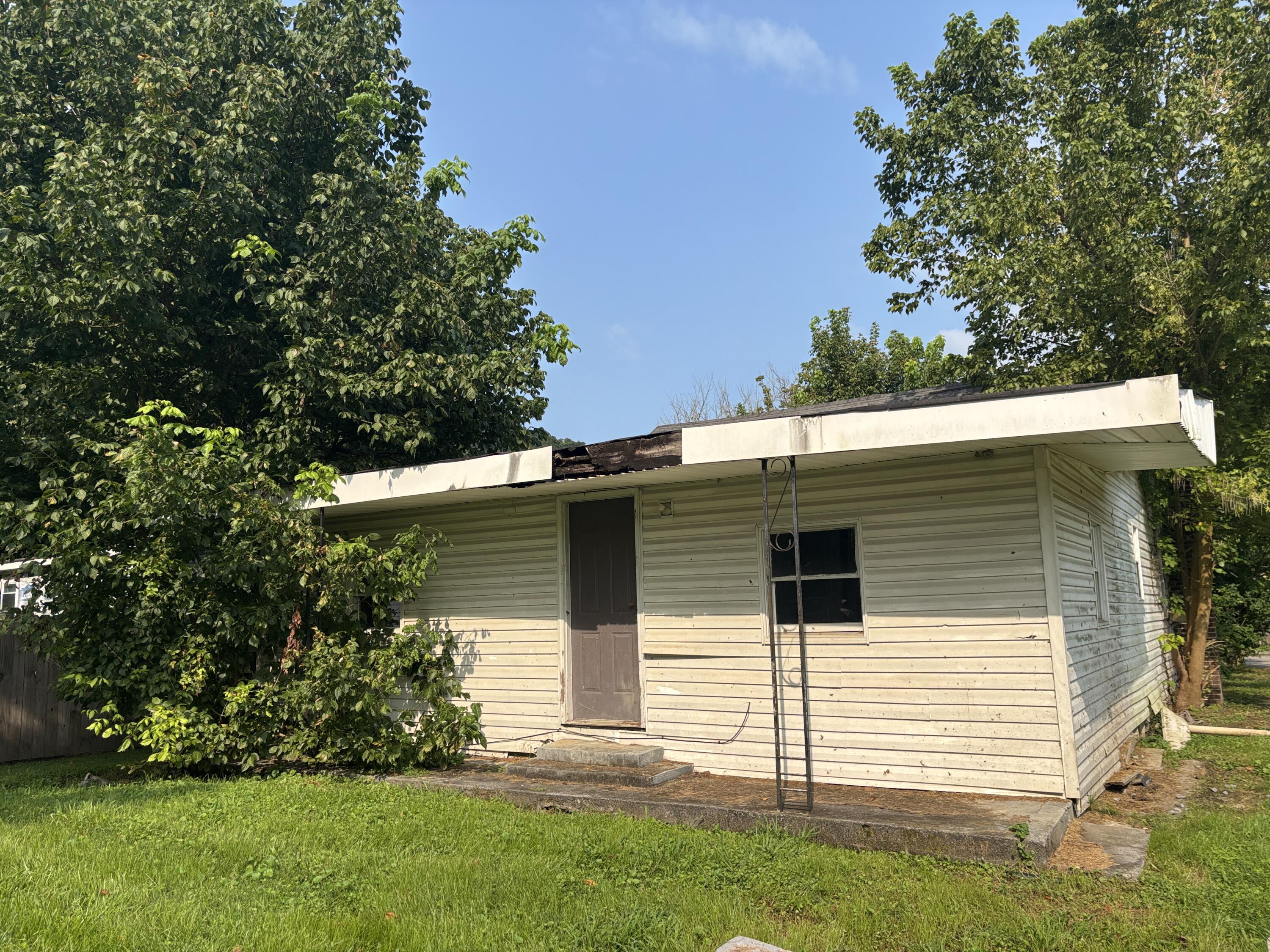 306 3rd Street Property Photo 20