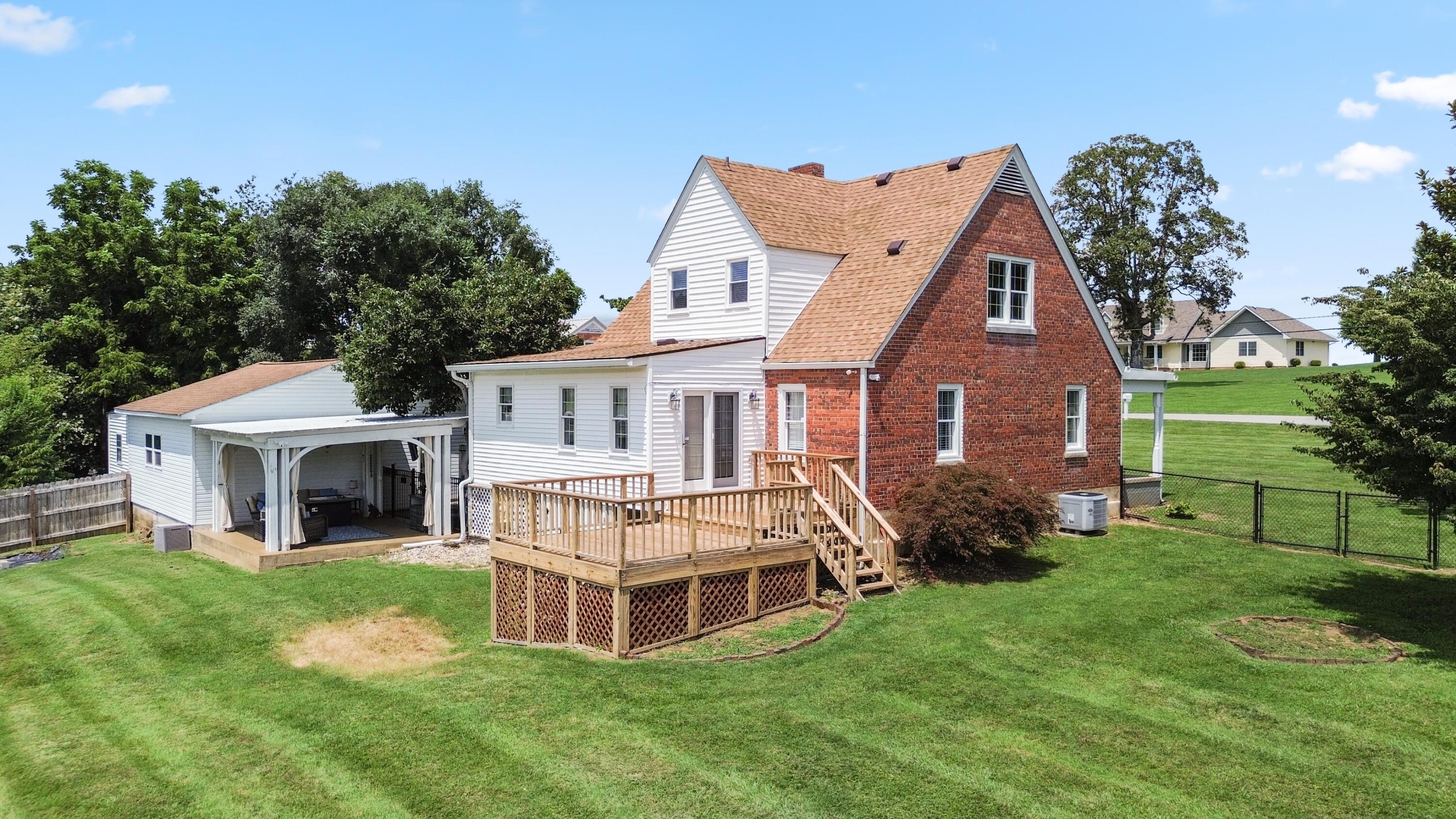 507 Newton Street Property Photo 7
