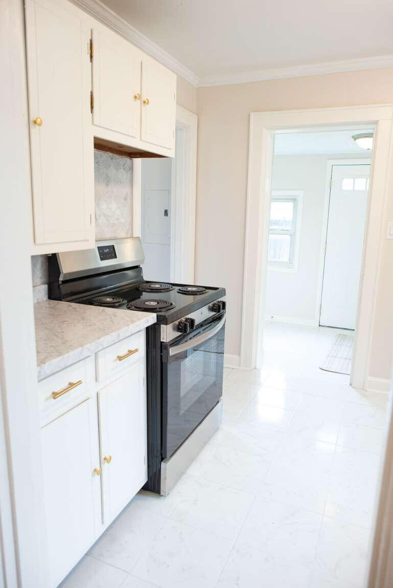 109 E 20th Street Property Photo 4