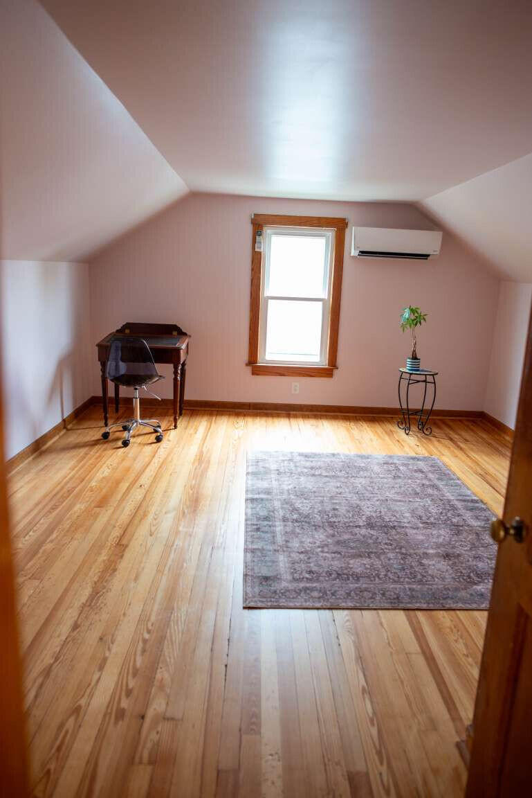 109 E 20th Street Property Photo 12