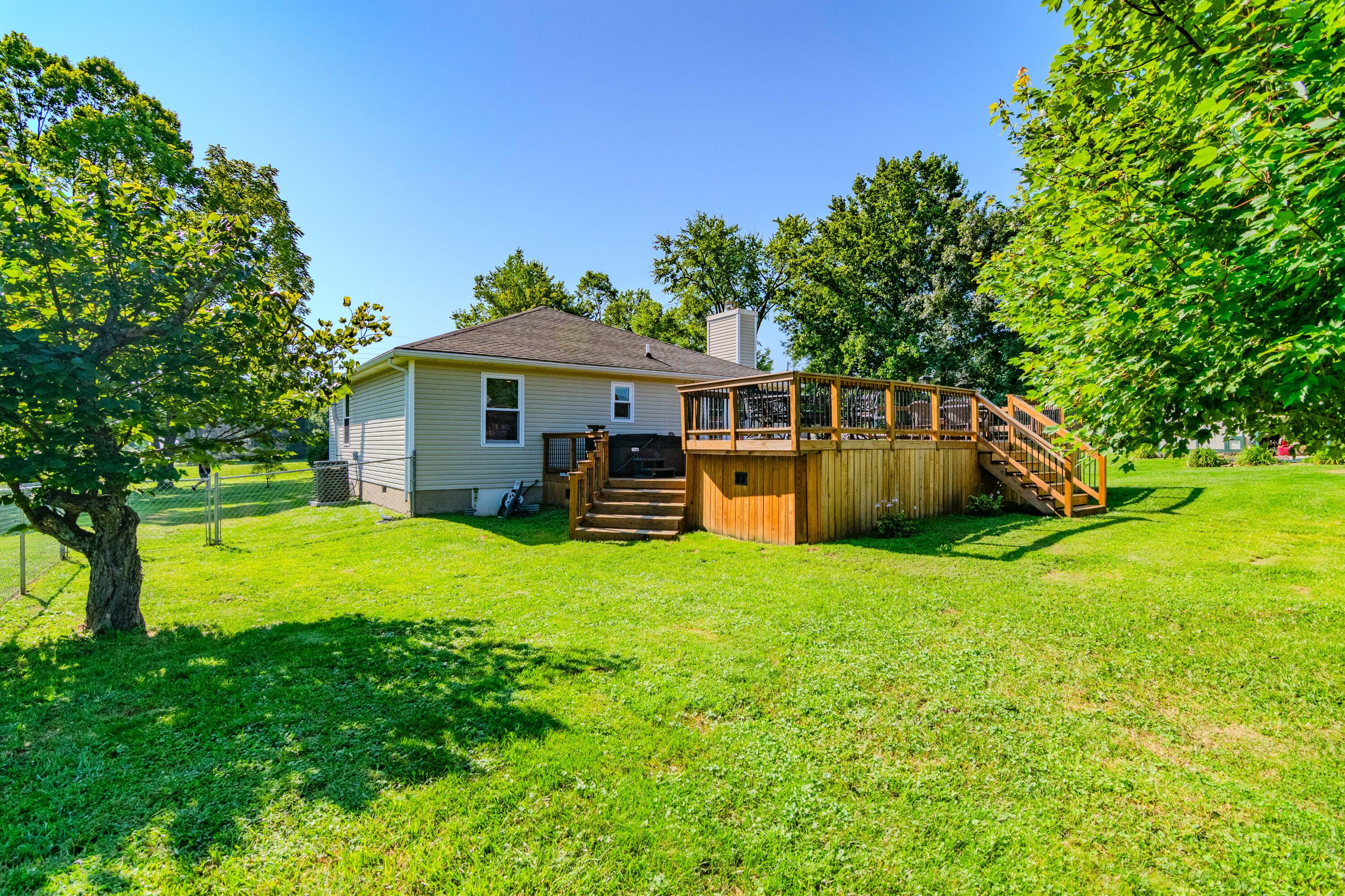 1667 Old Frankfort Road Property Photo 4