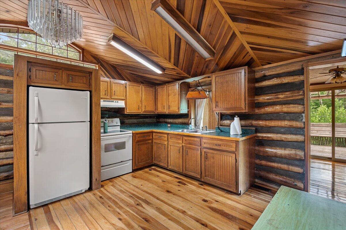 935 Whippoorwill Road Property Photo 10