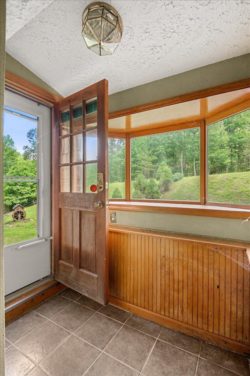 935 Whippoorwill Road Property Photo 16