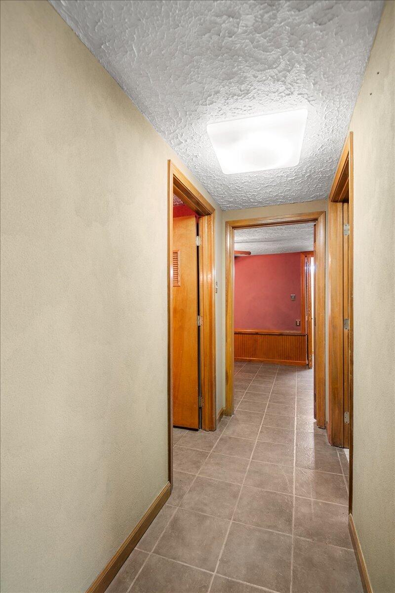 935 Whippoorwill Road Property Photo 17