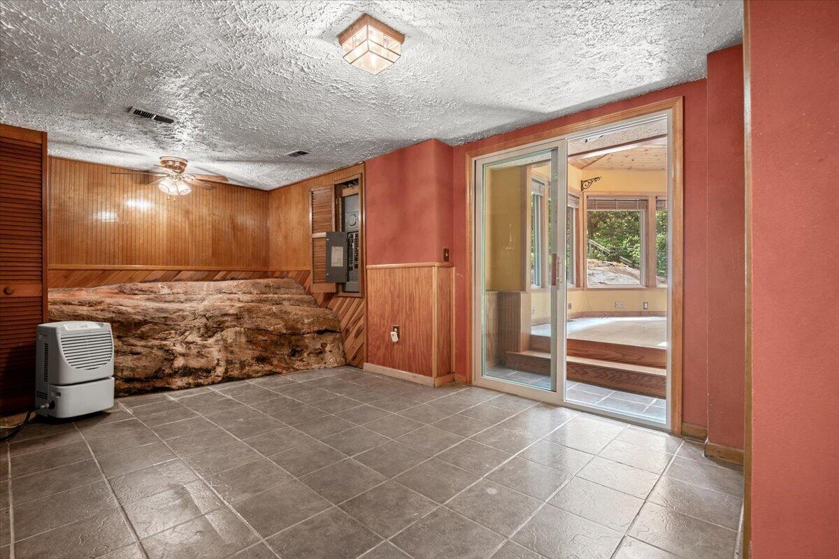 935 Whippoorwill Road Property Photo 20