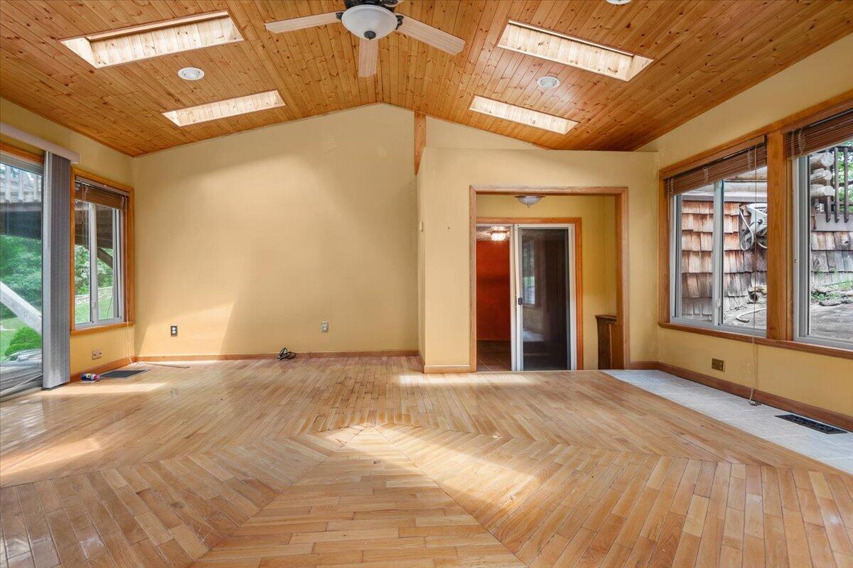 935 Whippoorwill Road Property Photo 23