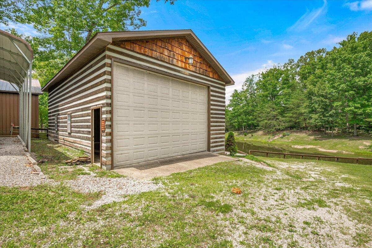 935 Whippoorwill Road Property Photo 34