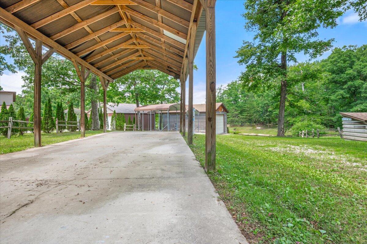 935 Whippoorwill Road Property Photo 41