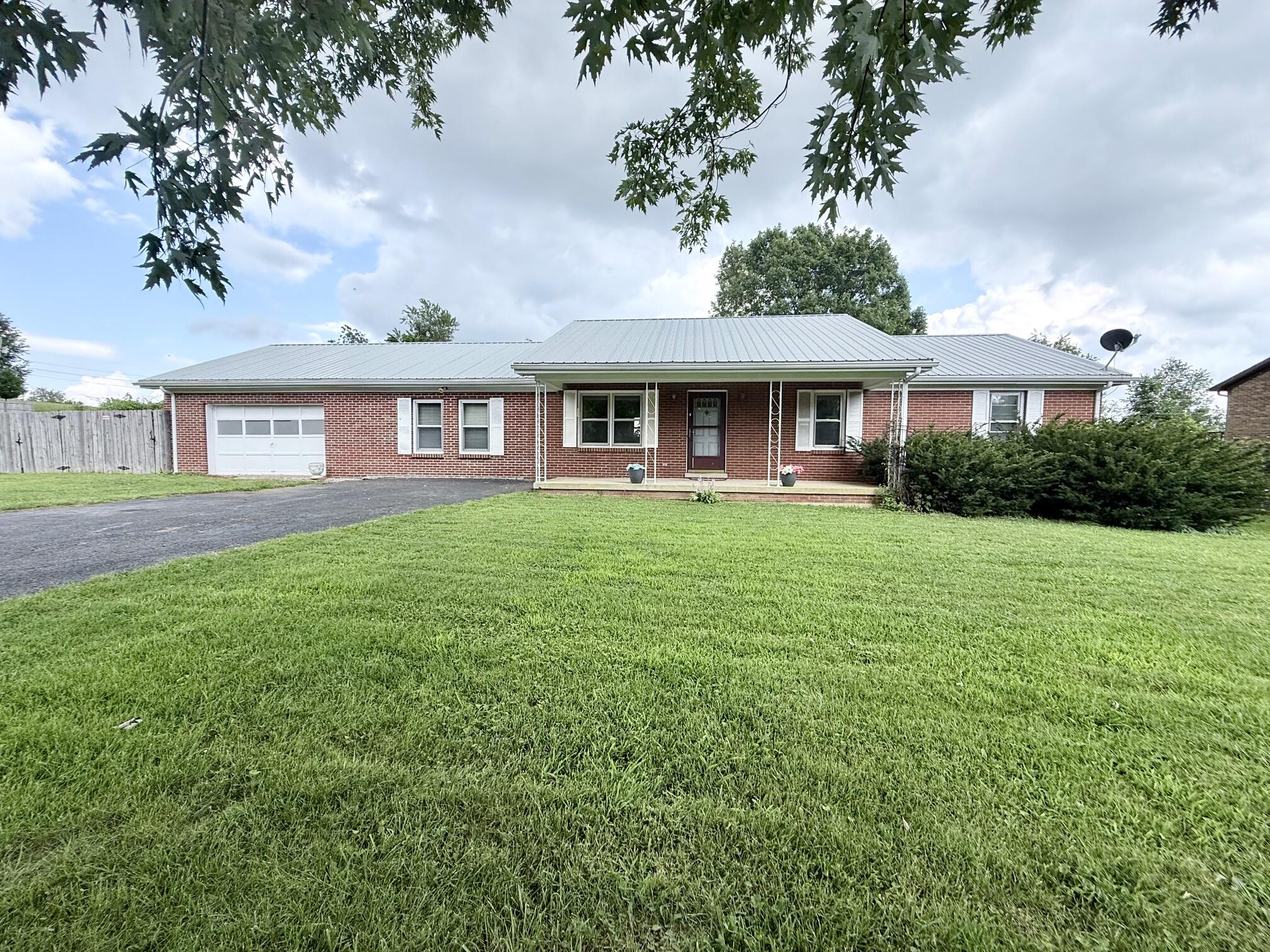 112 Blue Ridge Drive Property Photo 1