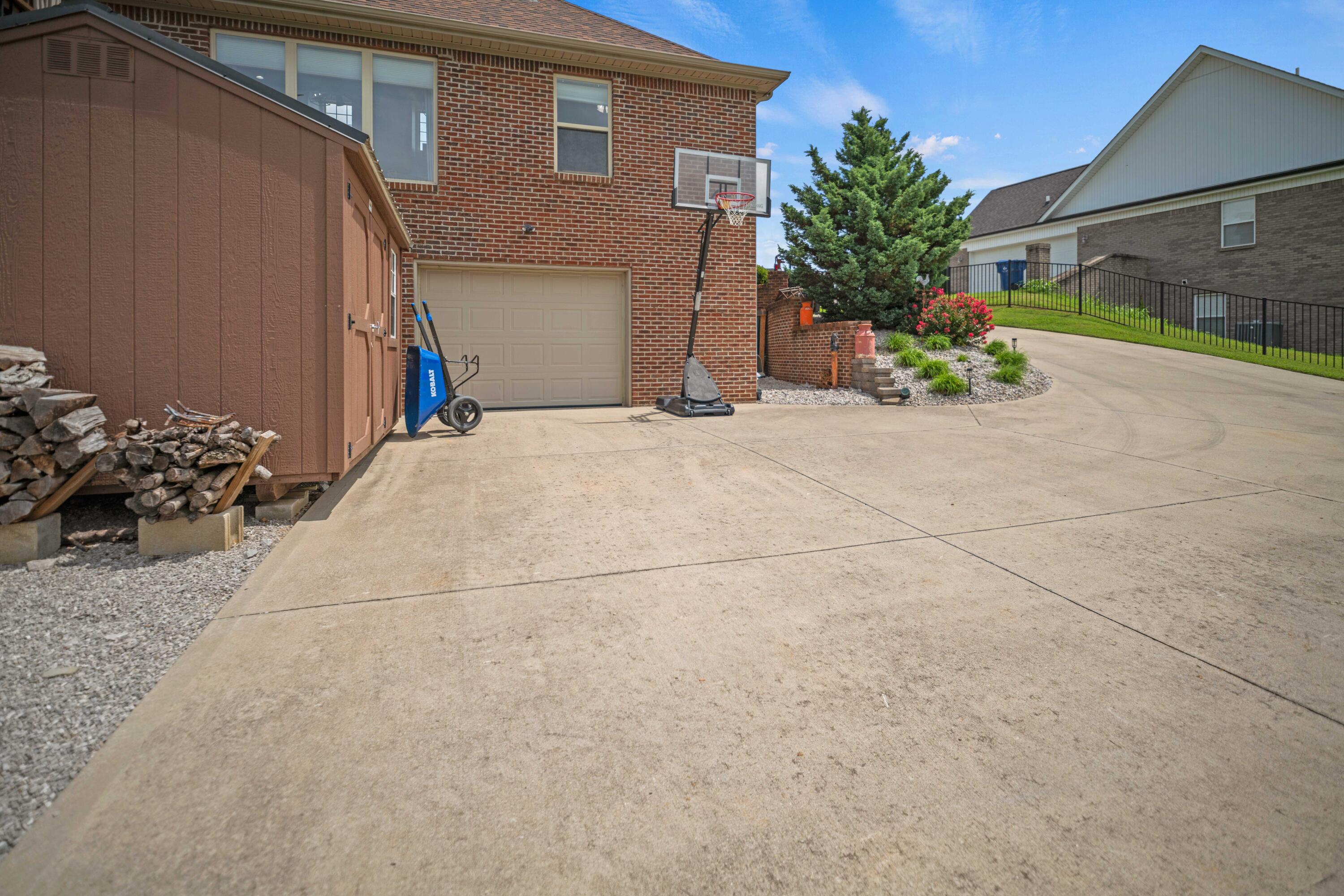 367 Natures Valley Drive Property Photo 62