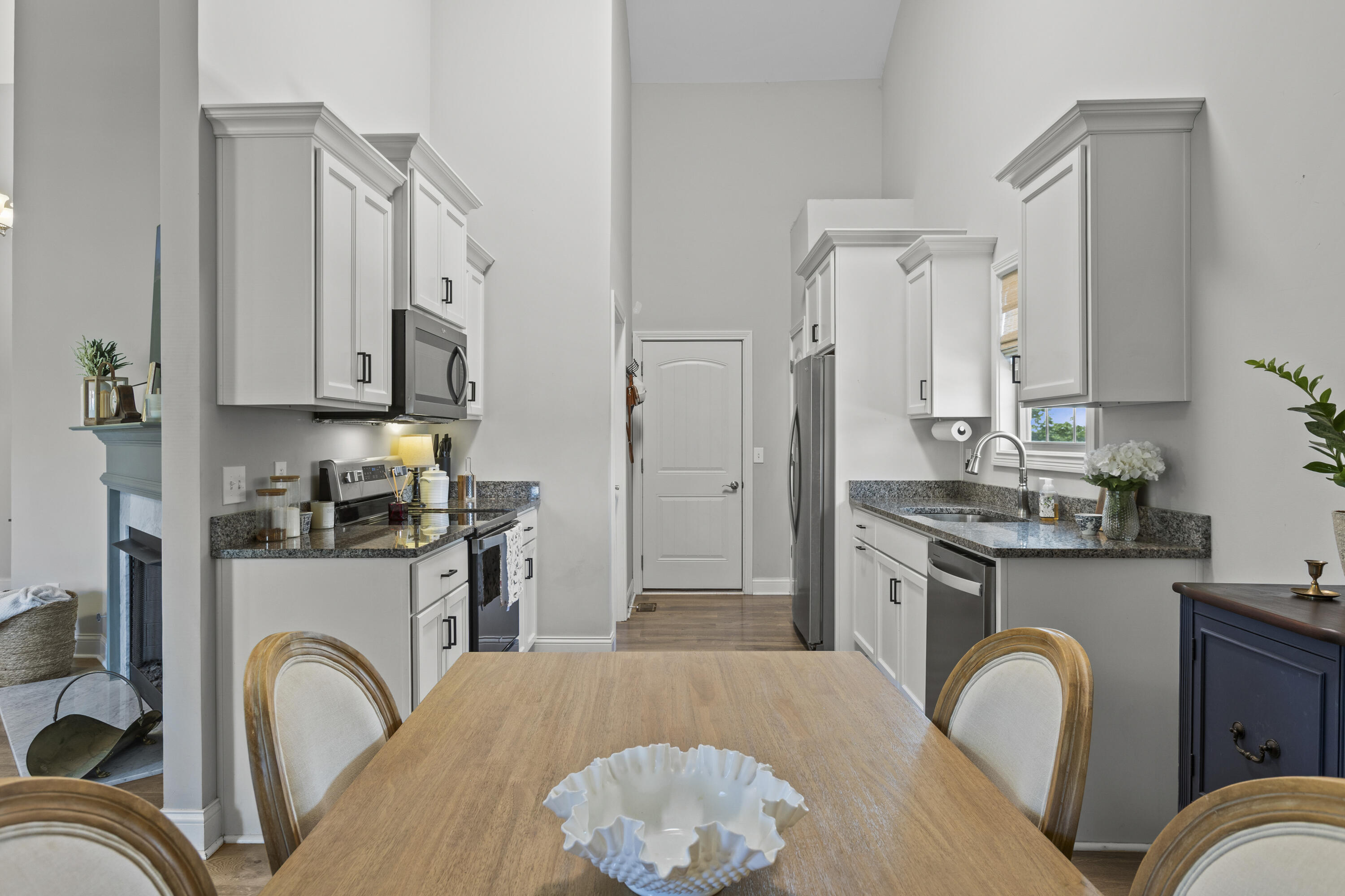 893 Ridgeview Drive Property Photo 14