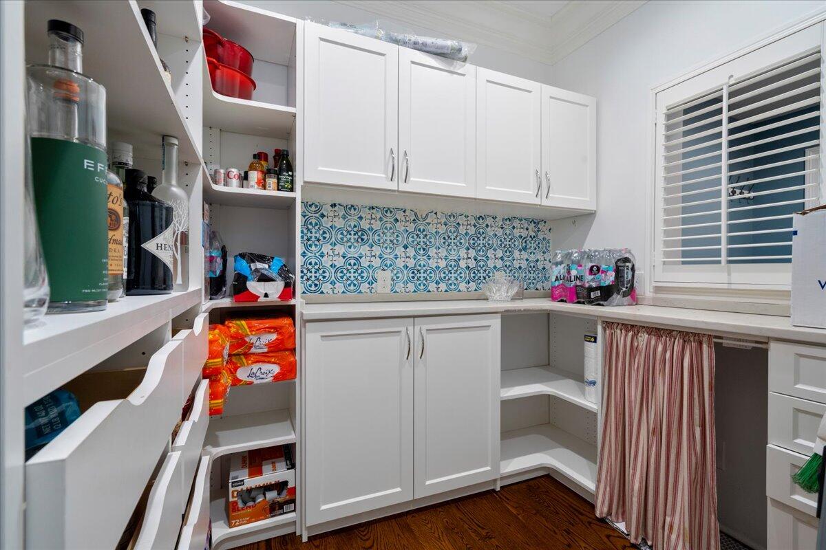558 Central Avenue Property Photo 18