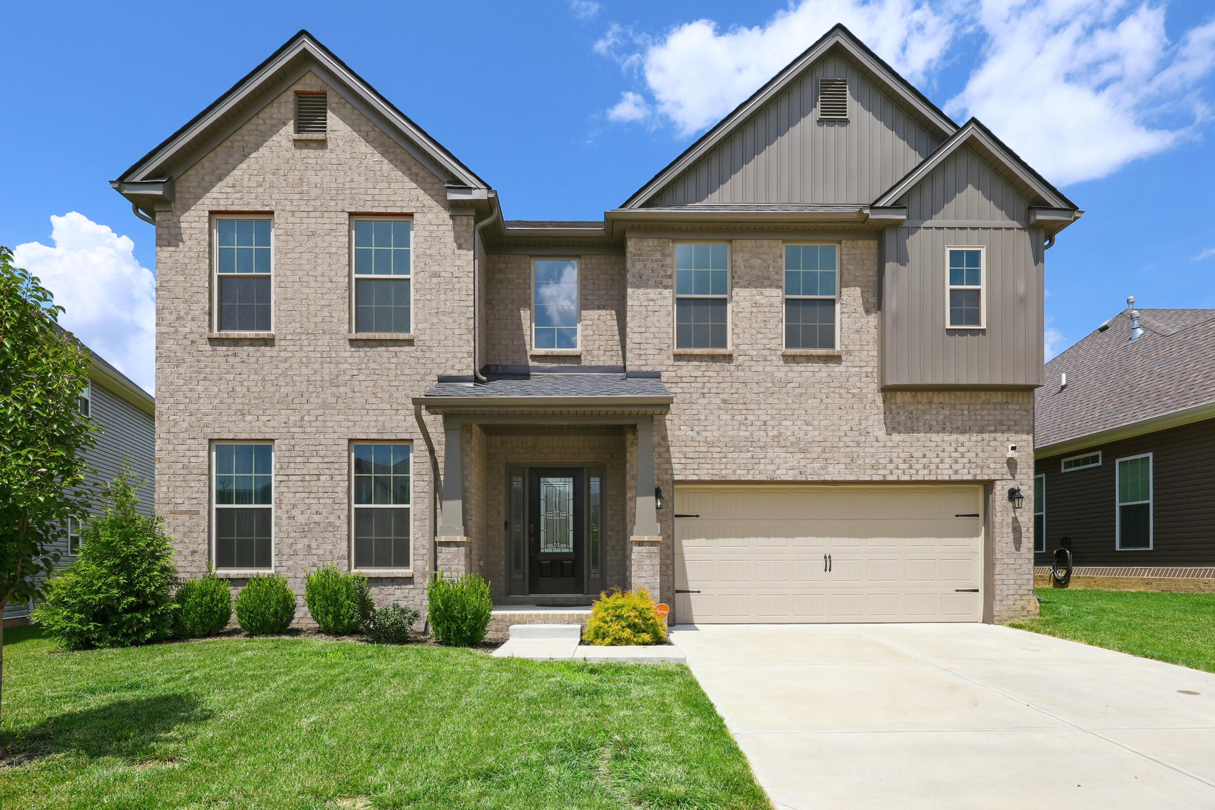 592 Windflower Way Property Photo 1
