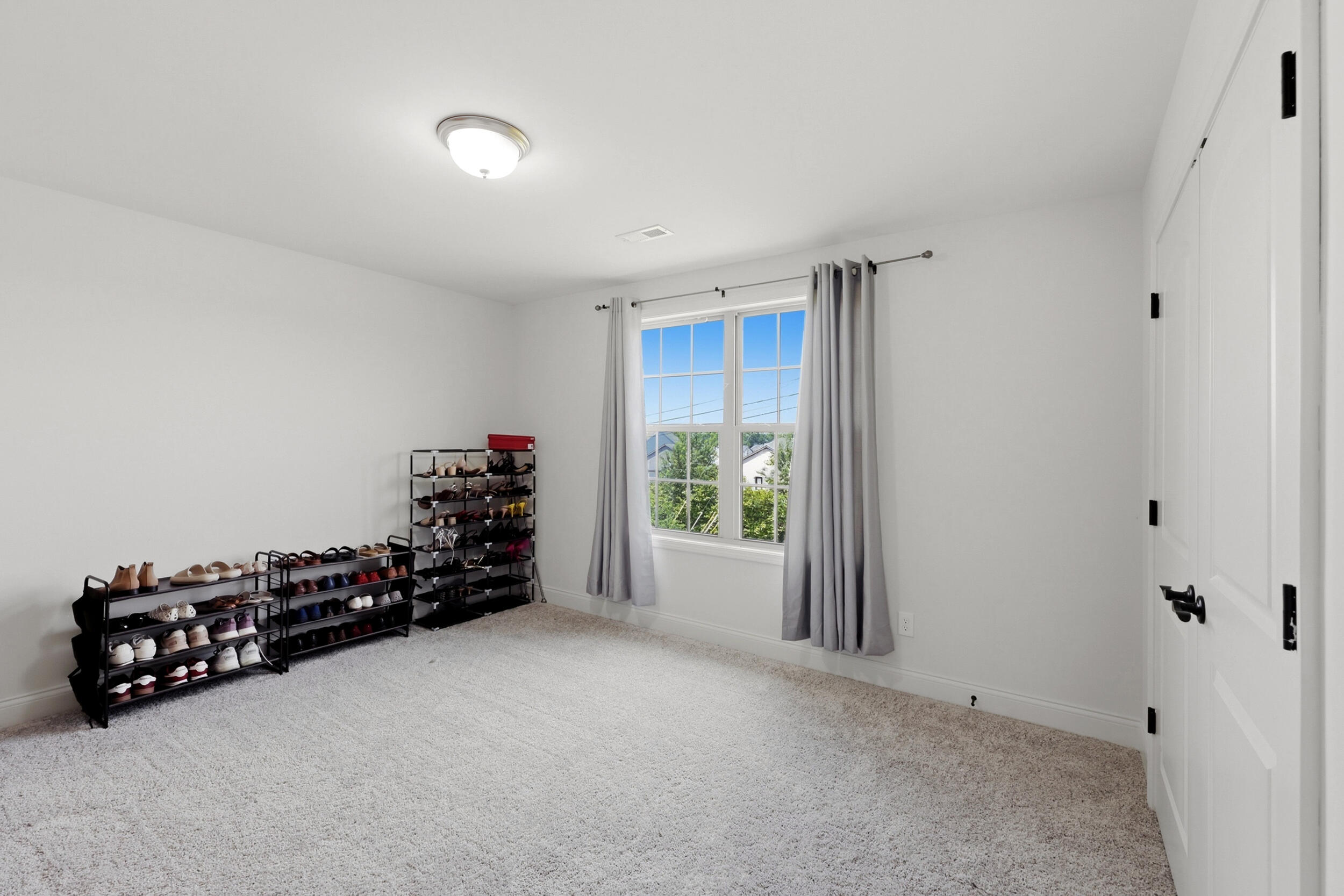592 Windflower Way Property Photo 16