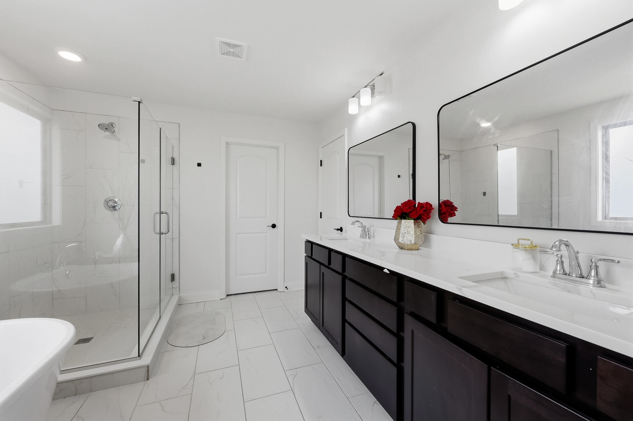 592 Windflower Way Property Photo 23