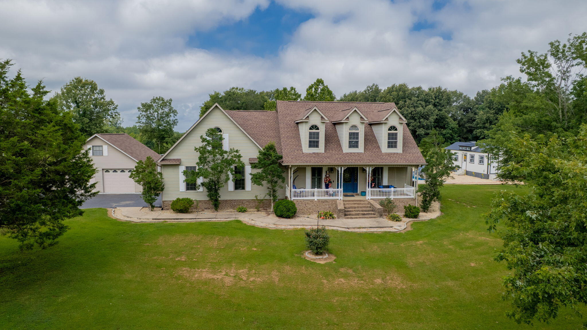 5035 Hopewell Road Property Photo 3
