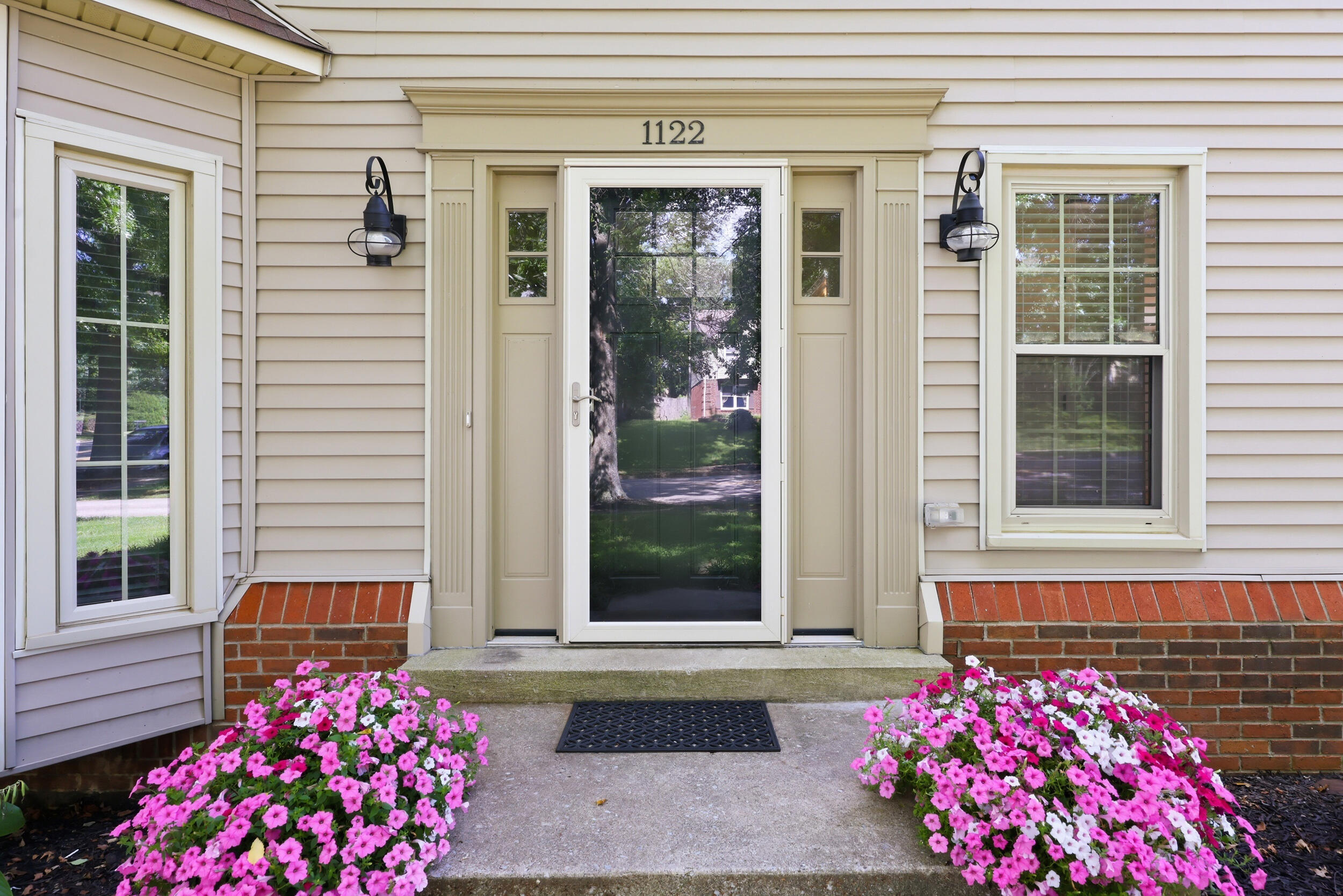 1122 Rockbridge Road Property Photo 4