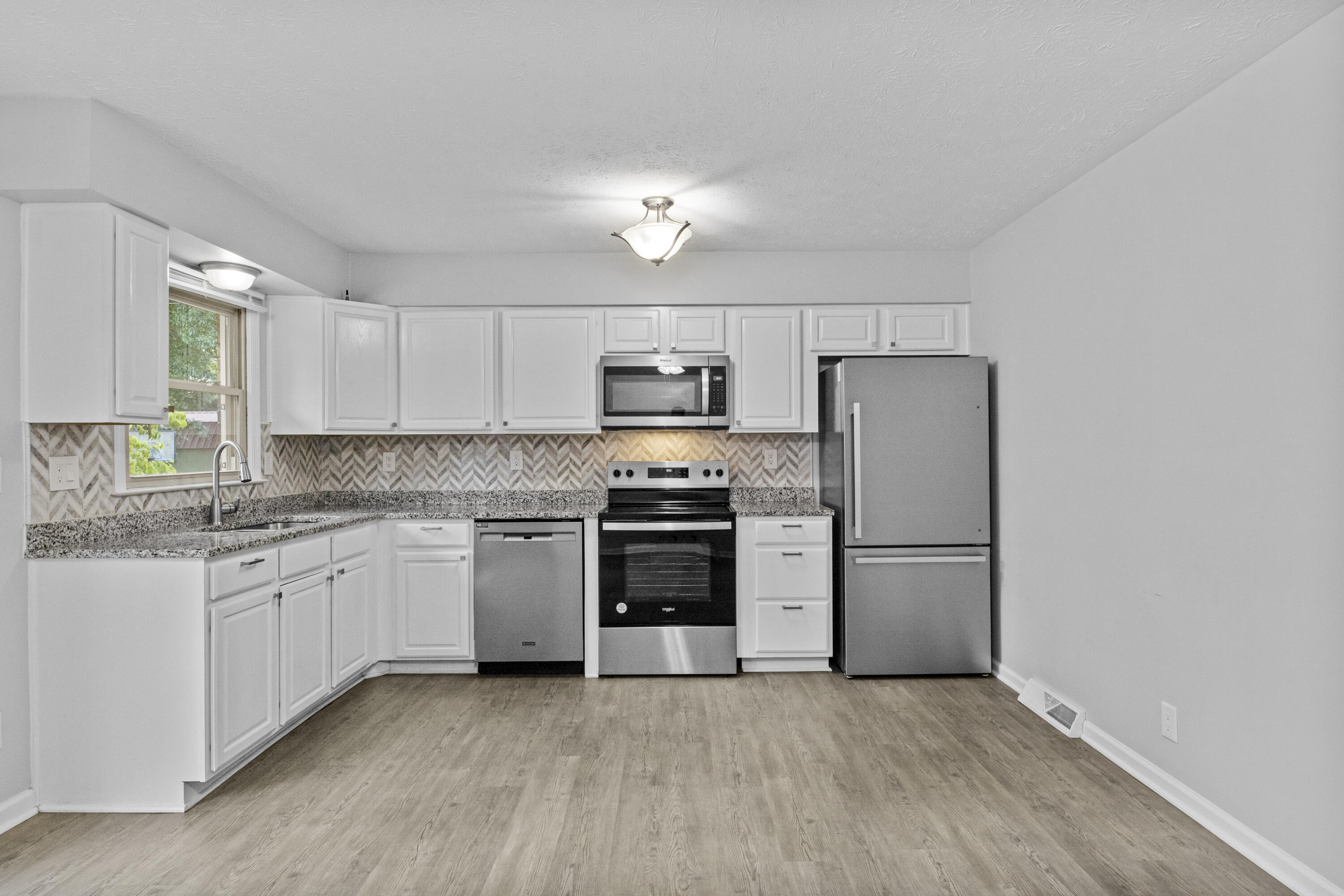 423 Monticello Boulevard Property Photo 9