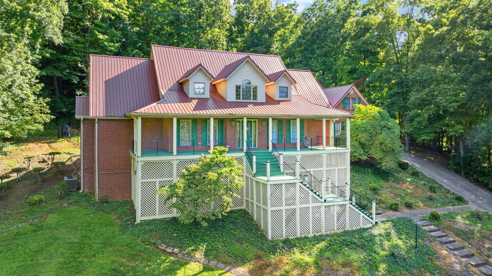 78 Woodhaven Court Property Photo 2