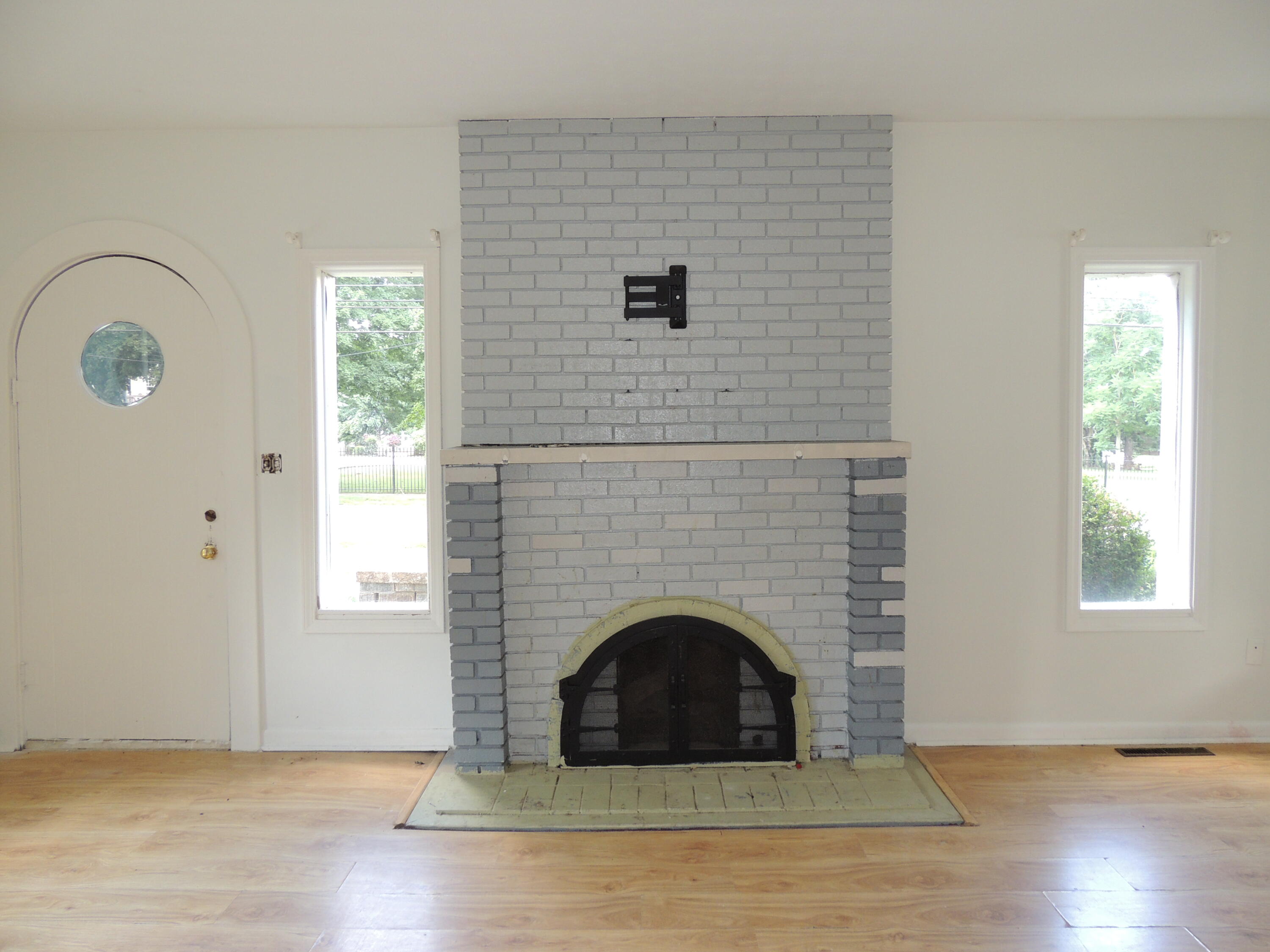 308 E College Street Property Photo 3