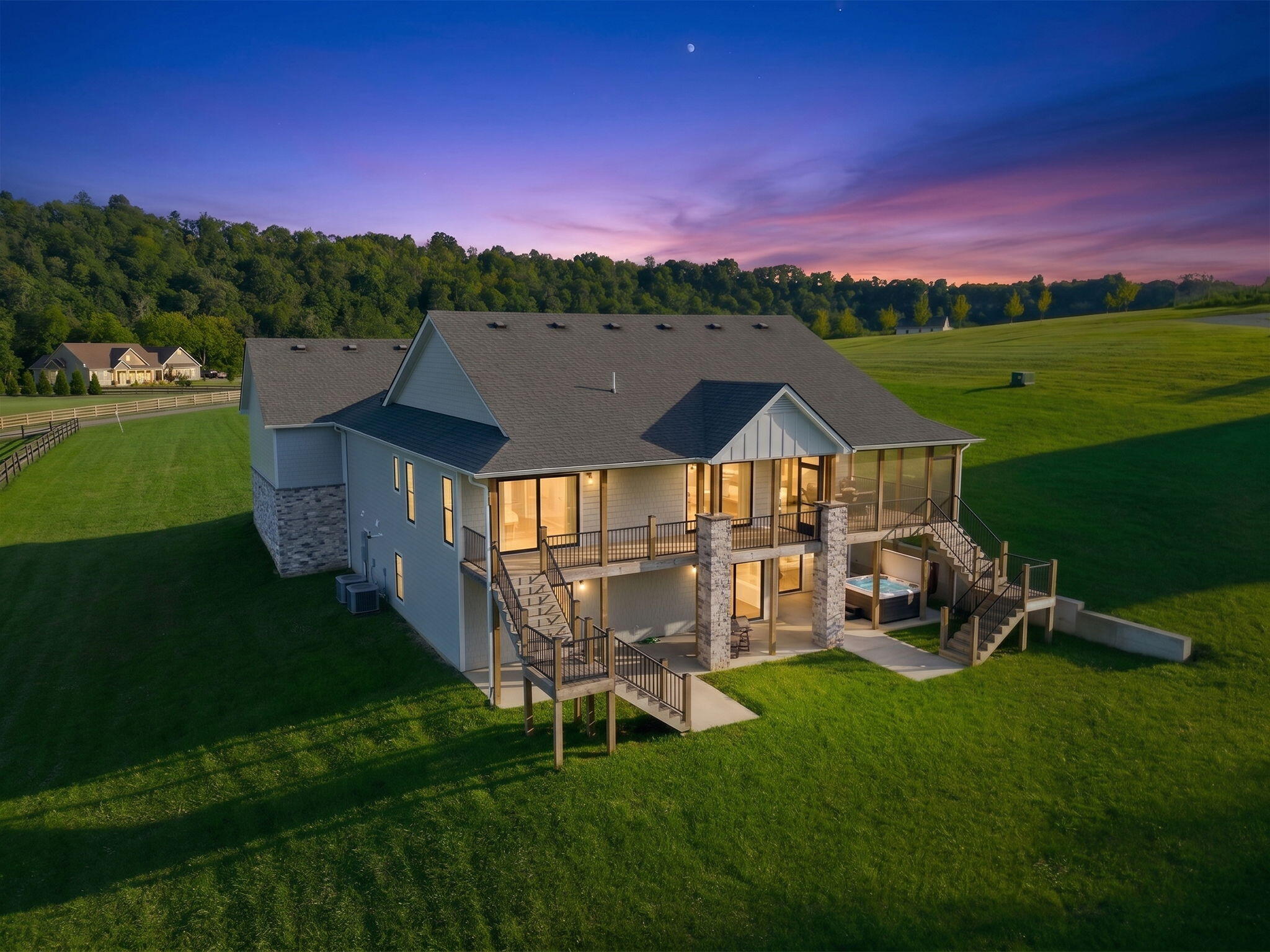 975 Lakeside Drive