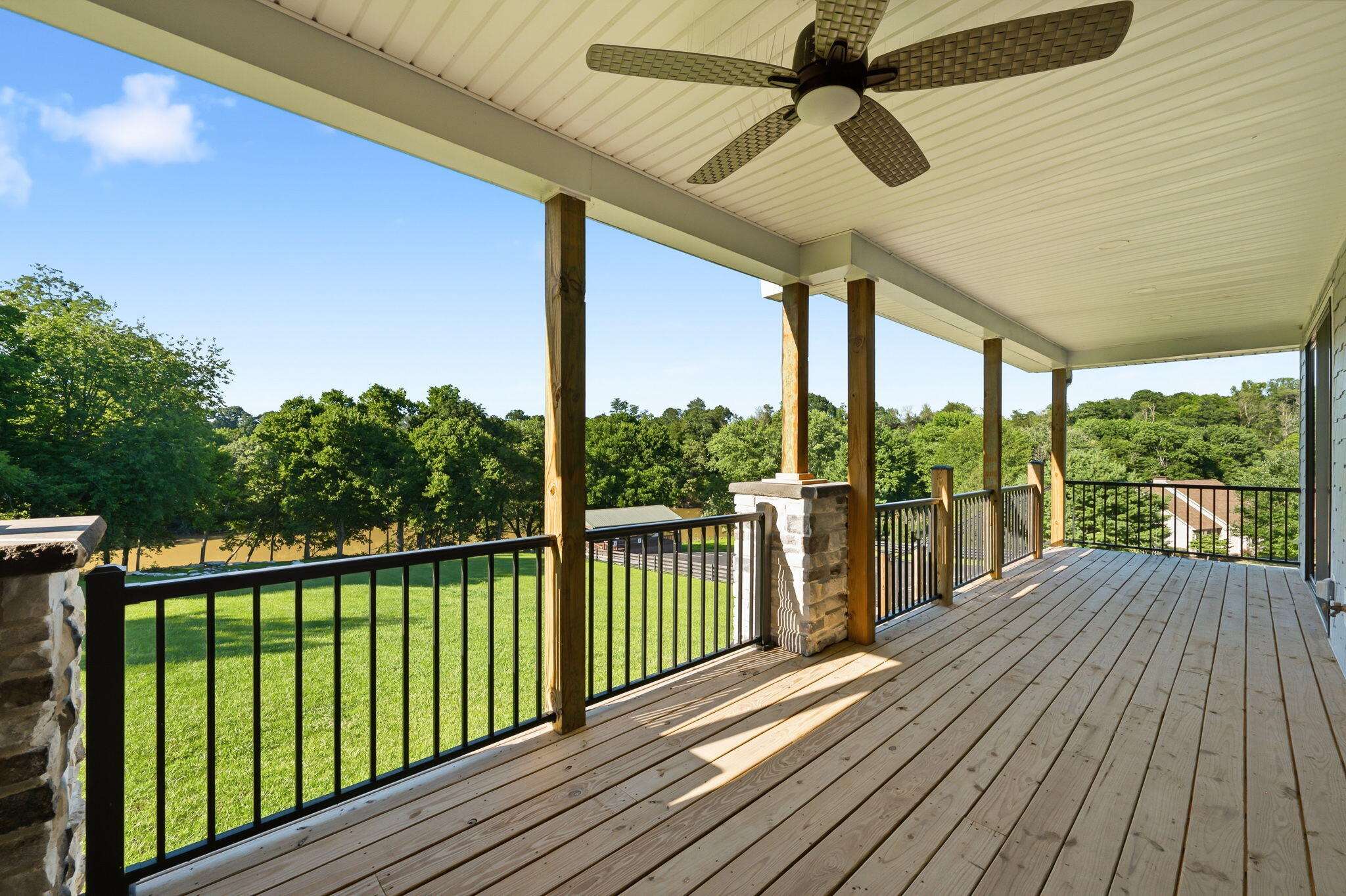 975 Lakeside Drive Property Photo 46