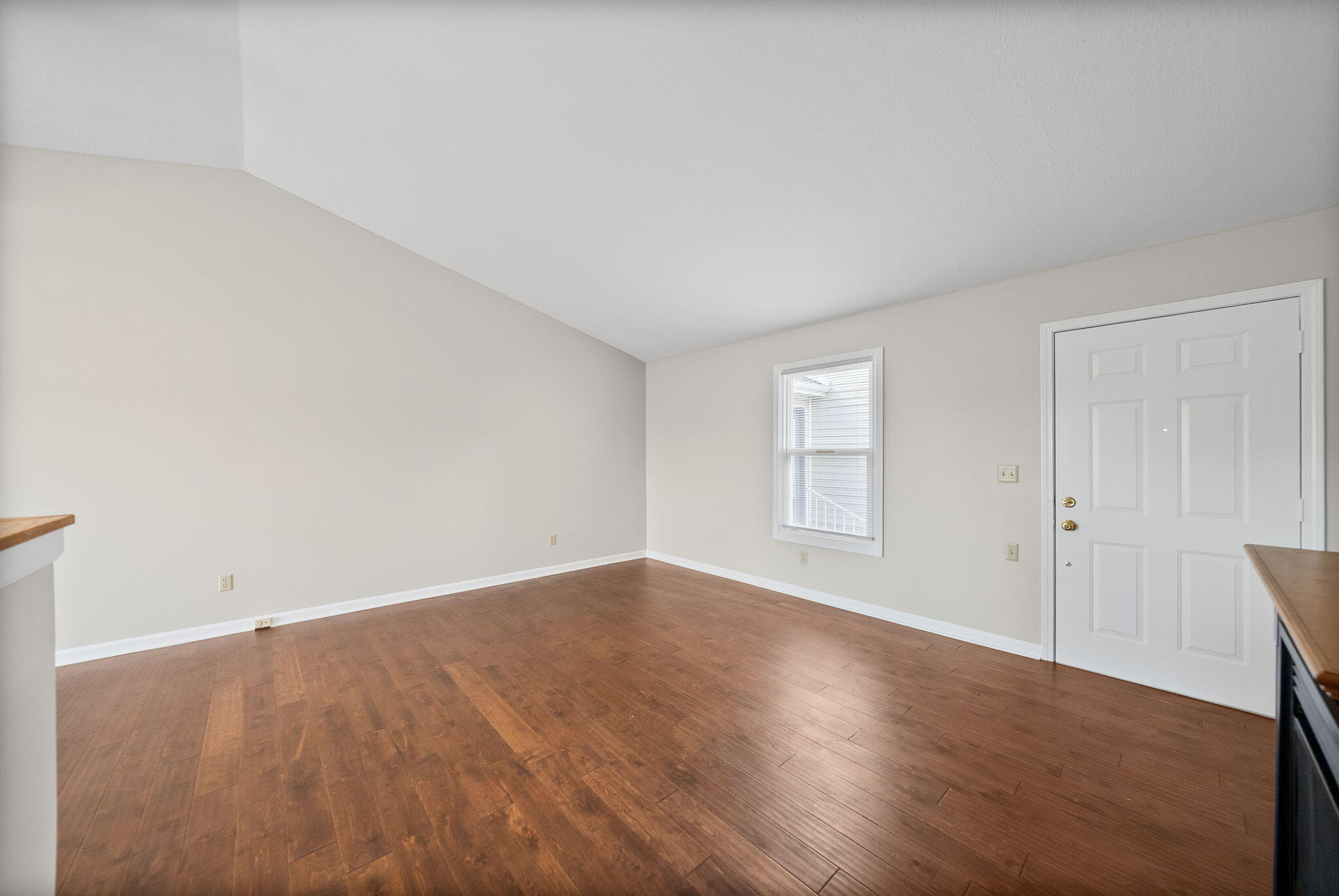 2949 Pawnee Drive Property Photo 4