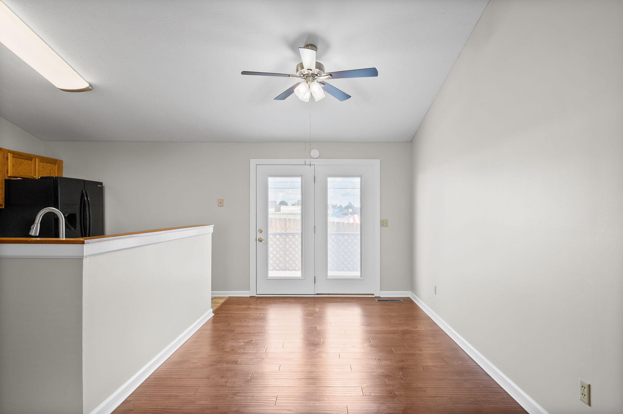 2949 Pawnee Drive Property Photo 6