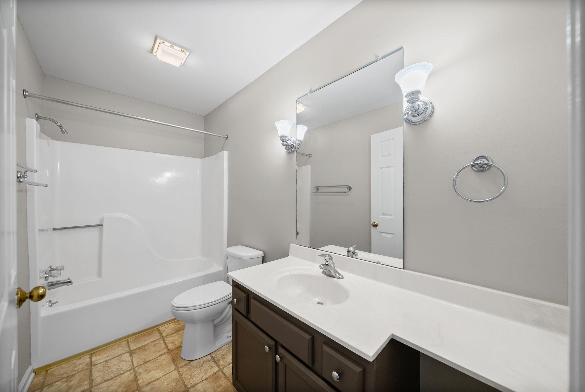 2949 Pawnee Drive Property Photo 14
