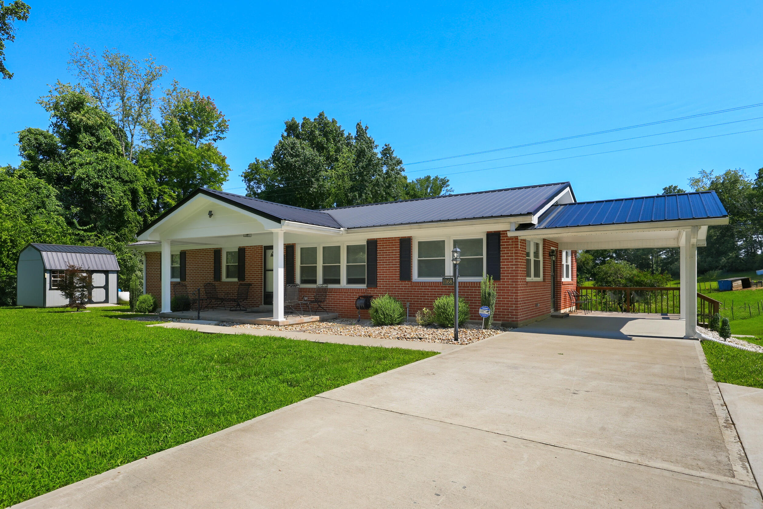1168 Ky-587 Property Photo 3