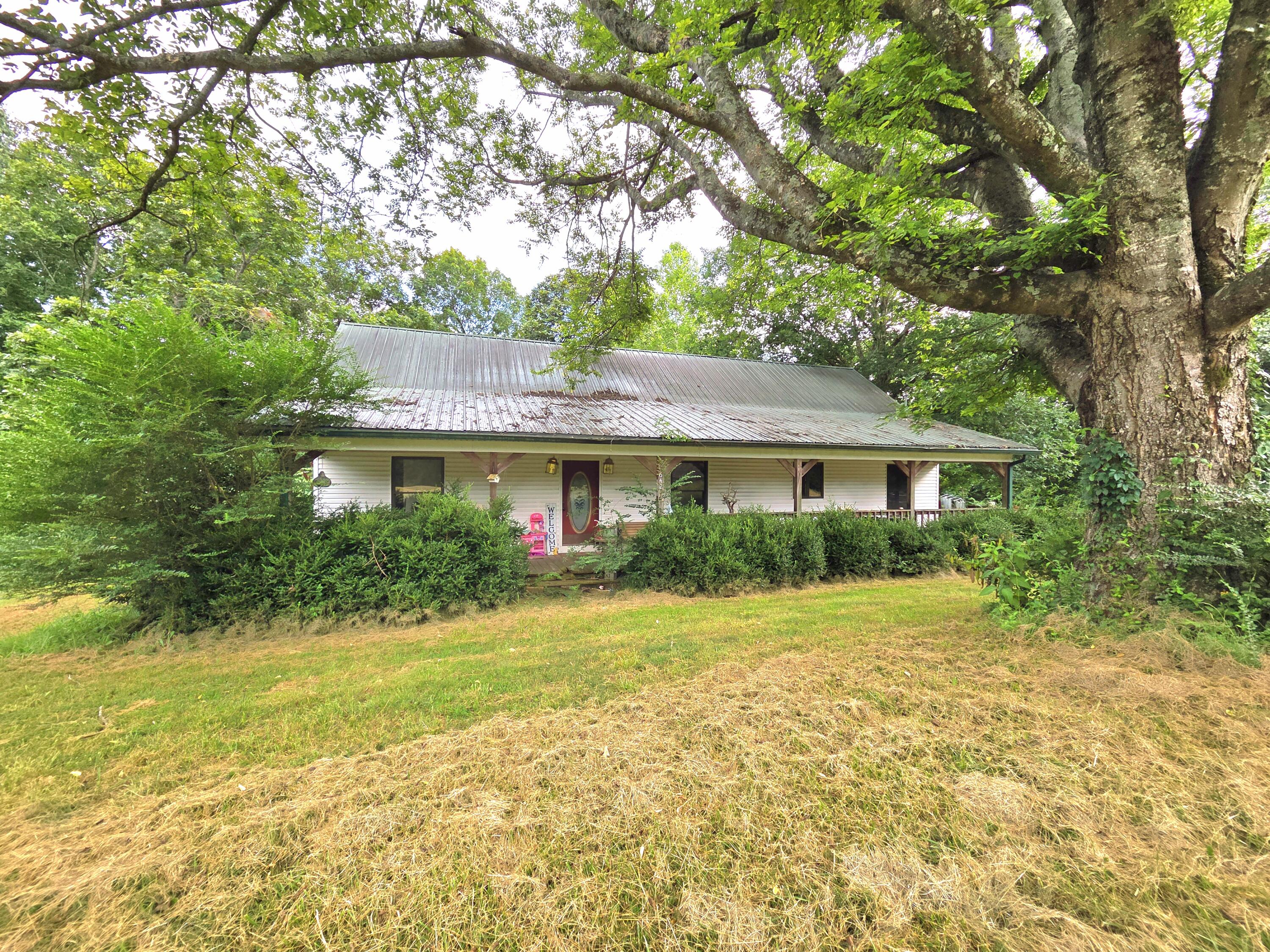 642 Oakley Road Property Photo 2